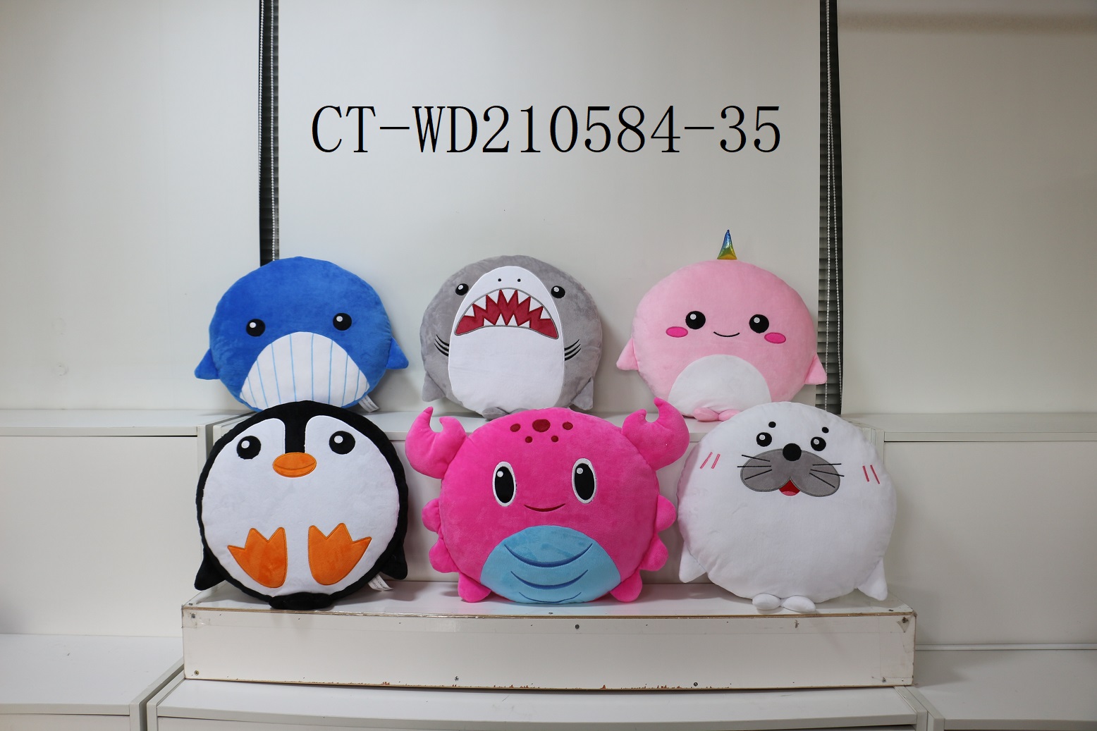 35cm Sea Animal Cushion 6 Asst