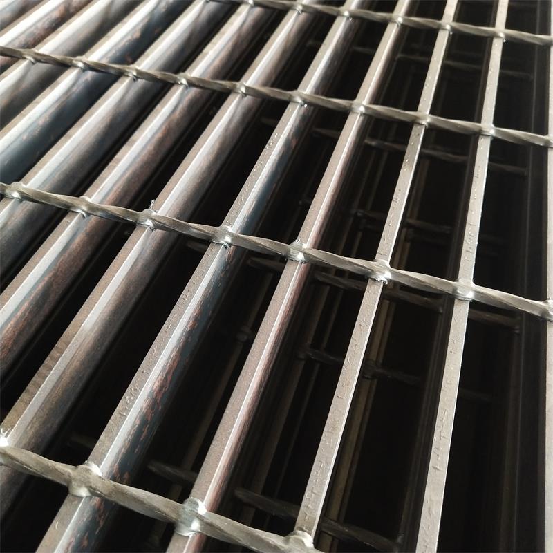 Press welded steel grating