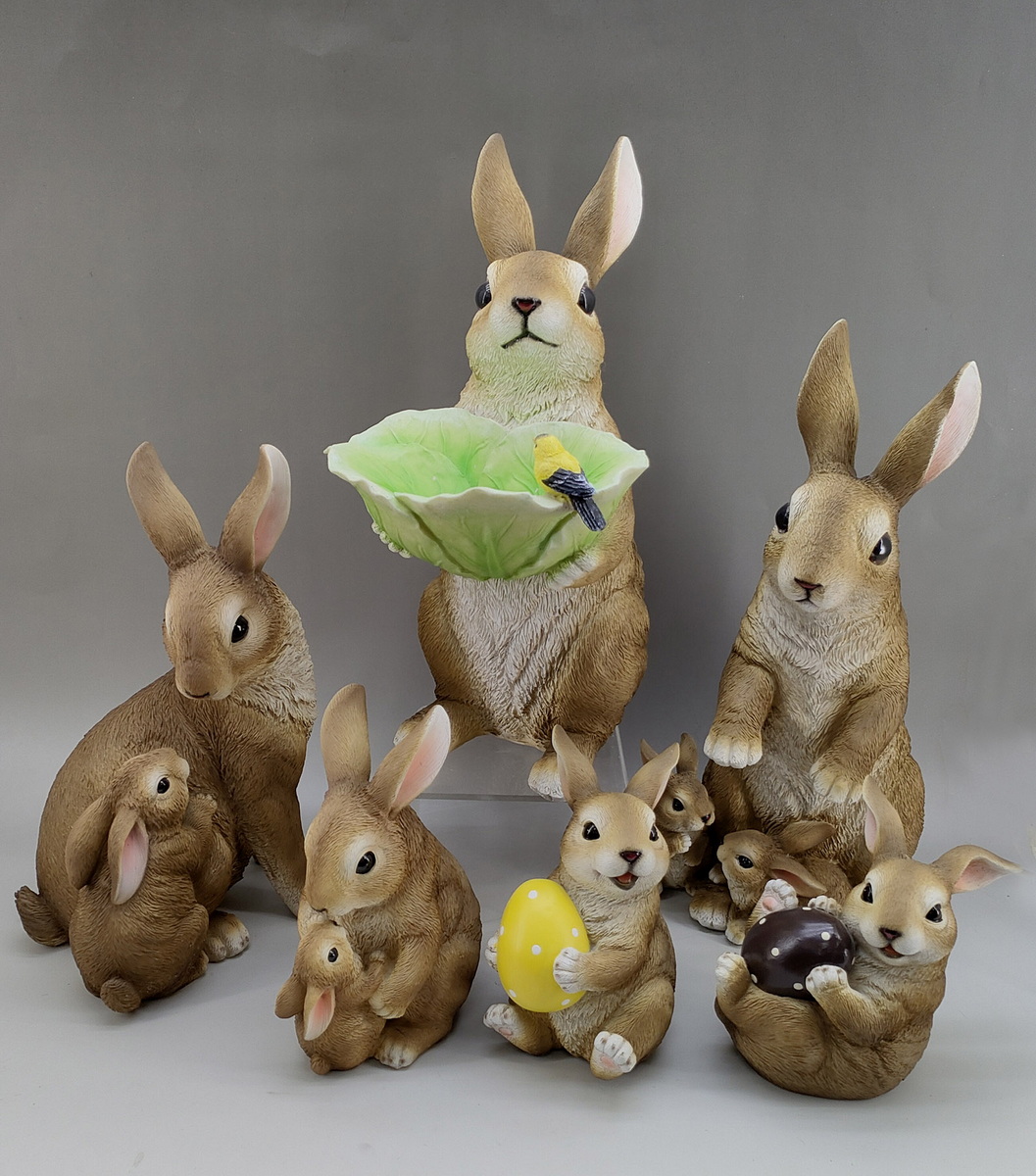Realistic animal garden decoration