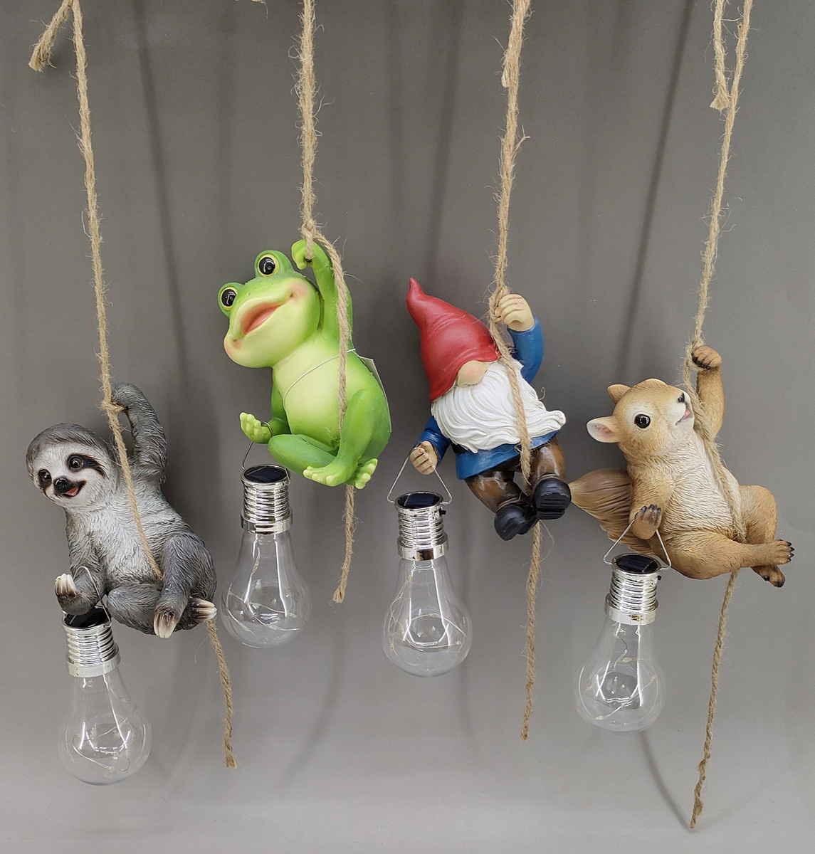 Realistic animal garden decoration