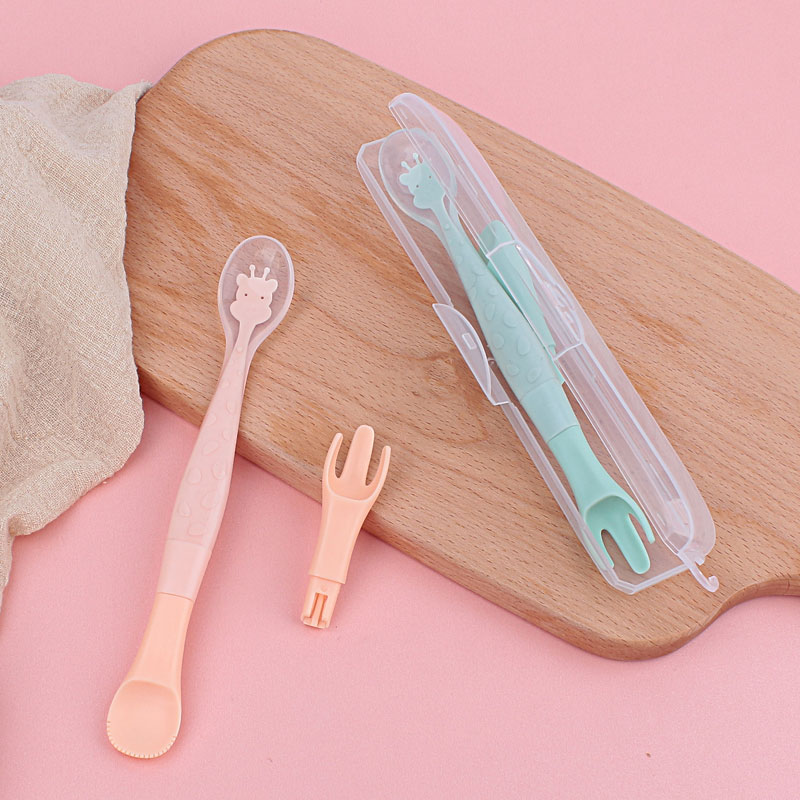Infant multifunctional feeding spoon