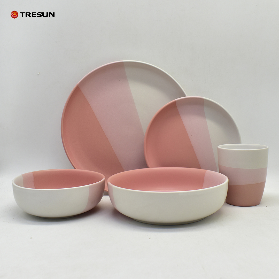 Pink stoneware set