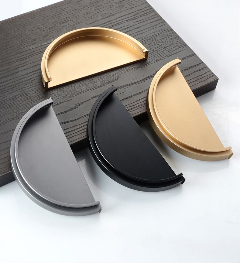 Cabinet handle