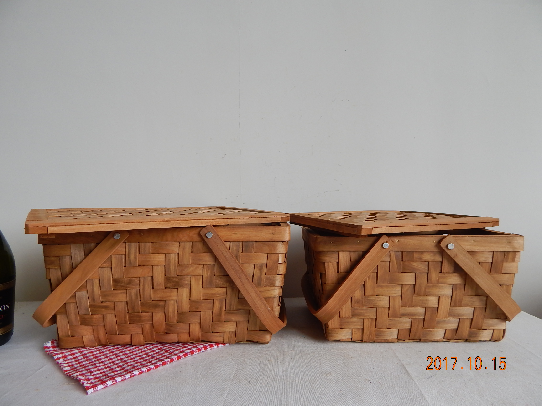 woodchip picnic basket