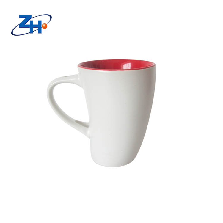 Simple Inner red outside White Twisted Waist Cup