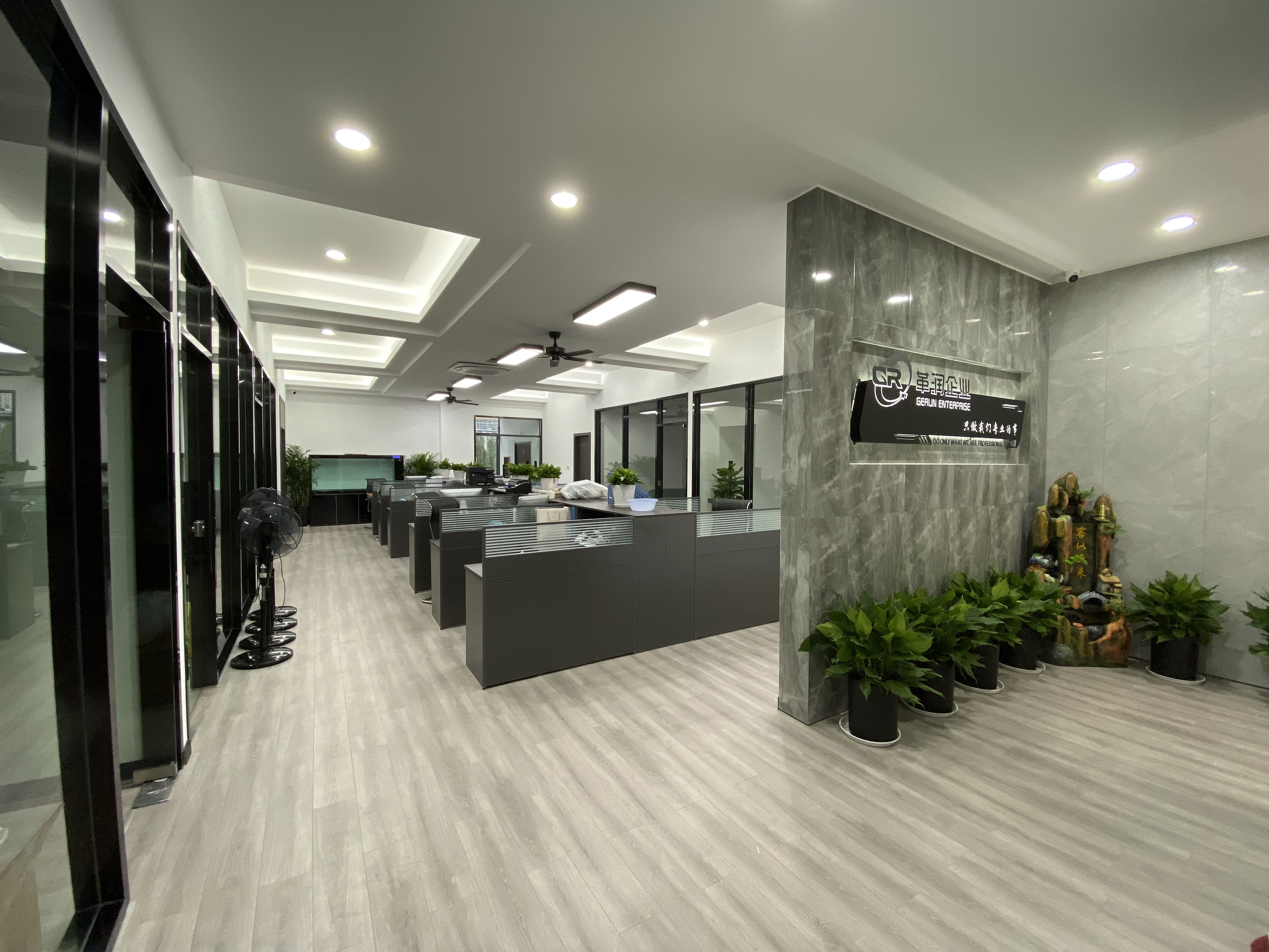 Zhejiang Gerun Import and Export Trading Co., Ltd. – PVC artificial leather 2