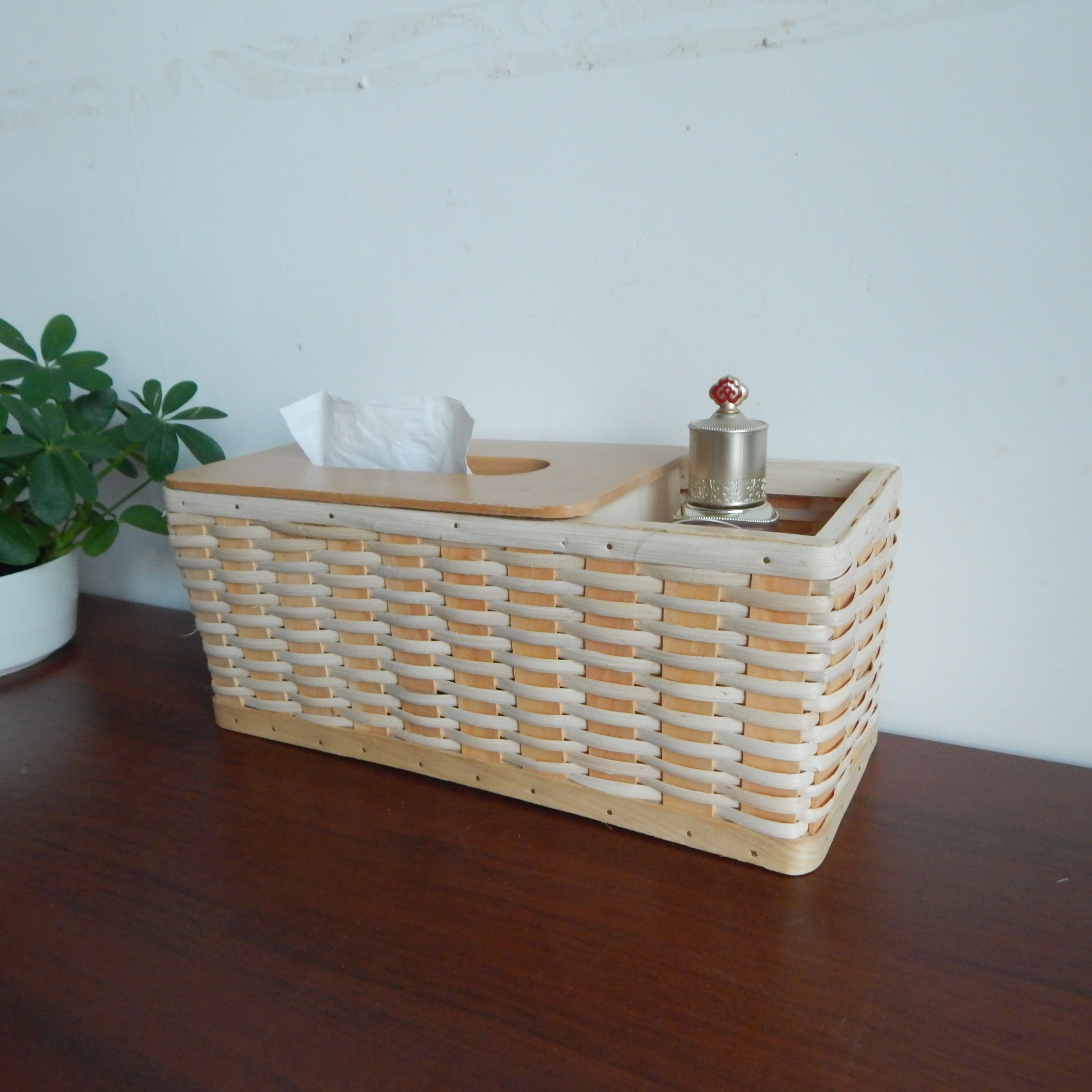 Woodchip storage basket