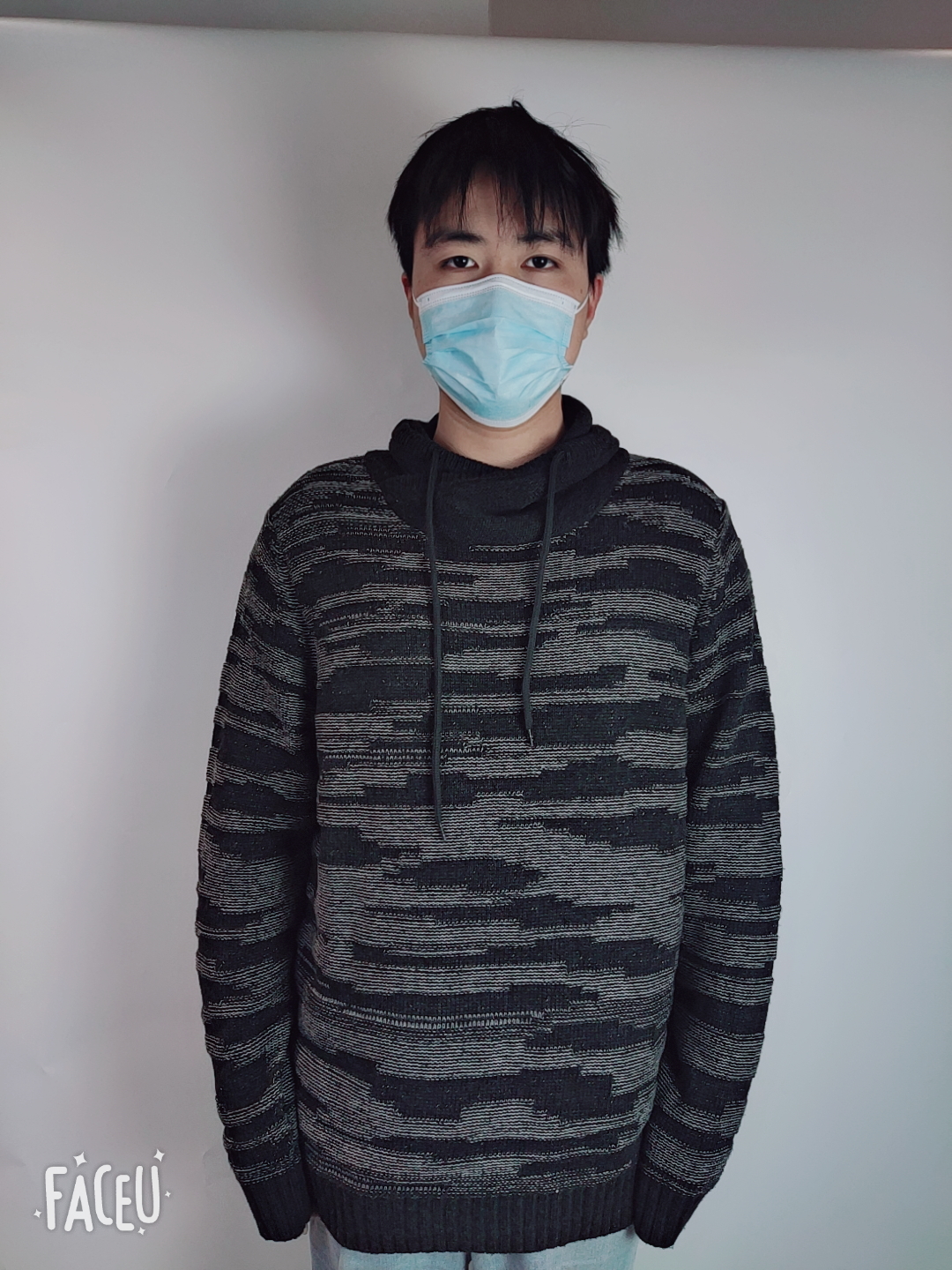 Men's hooded sweater