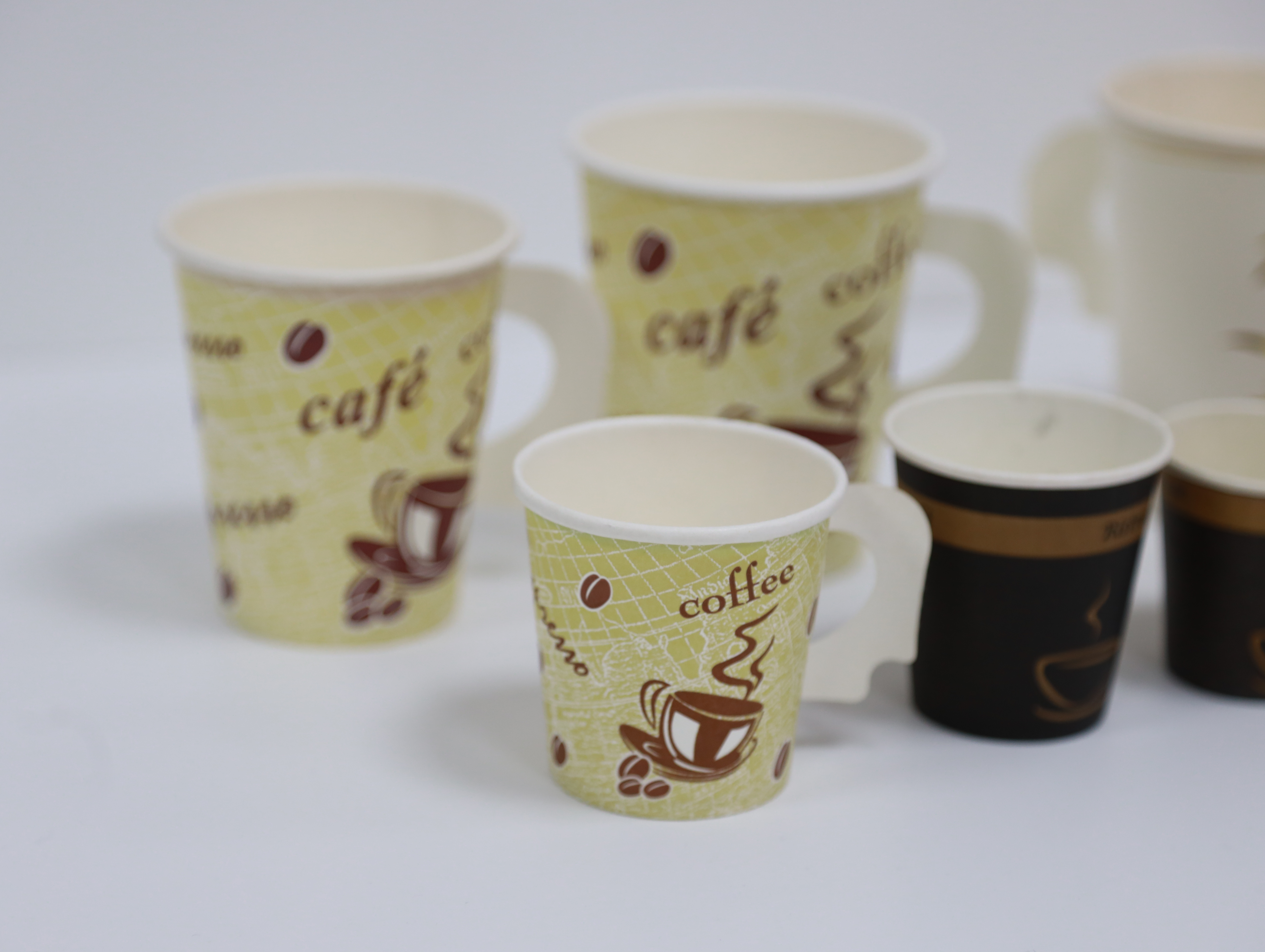Cups with handle