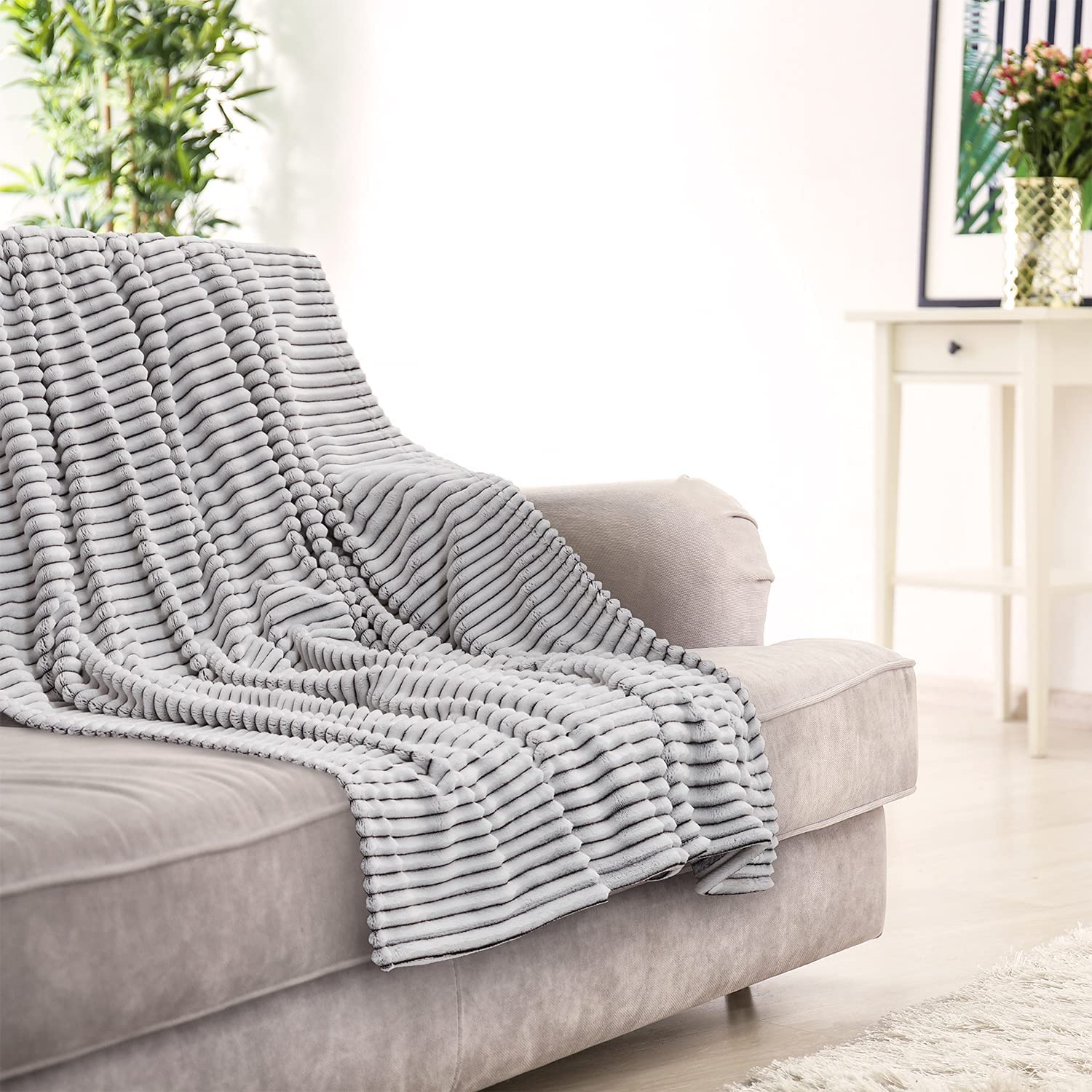 50x60 Breathable Unique Craft Lightweight Plush Fluffy OEKO-TEX Certified Lamb Fleece Sofa blanket