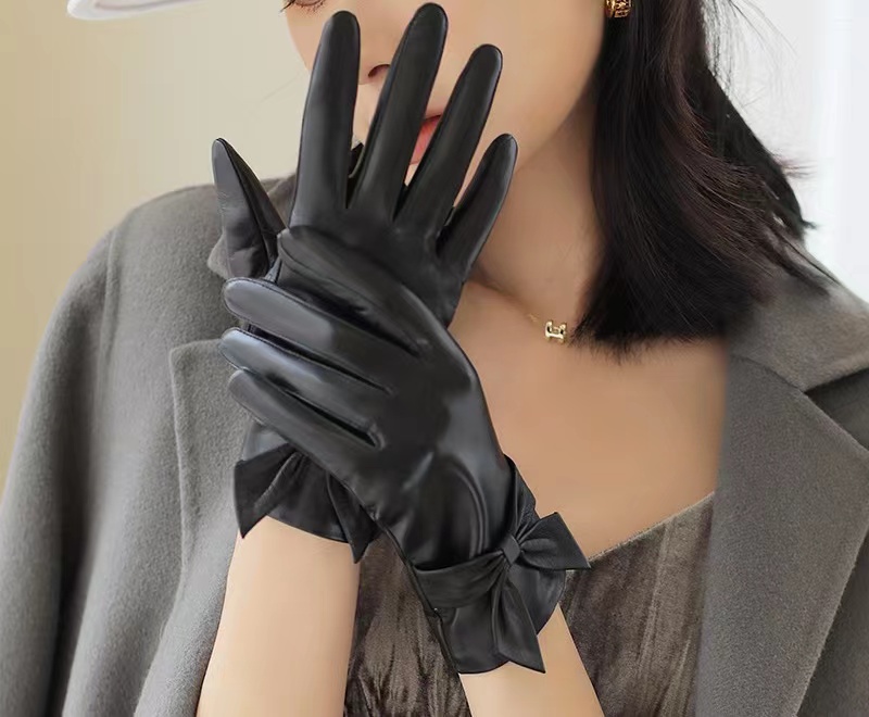 Glove