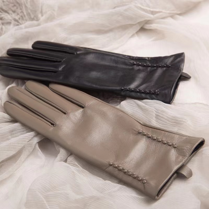 Glove