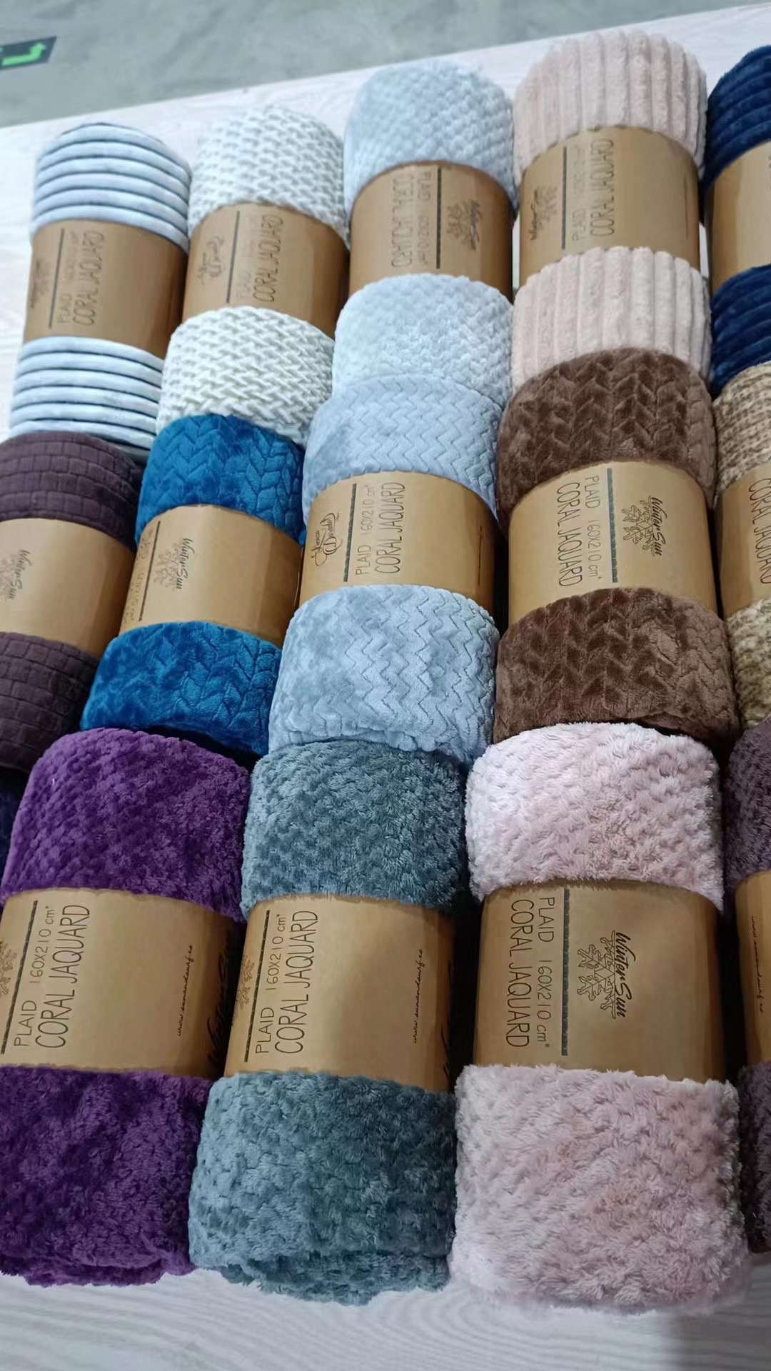 Jacquard coral/flannel blanket