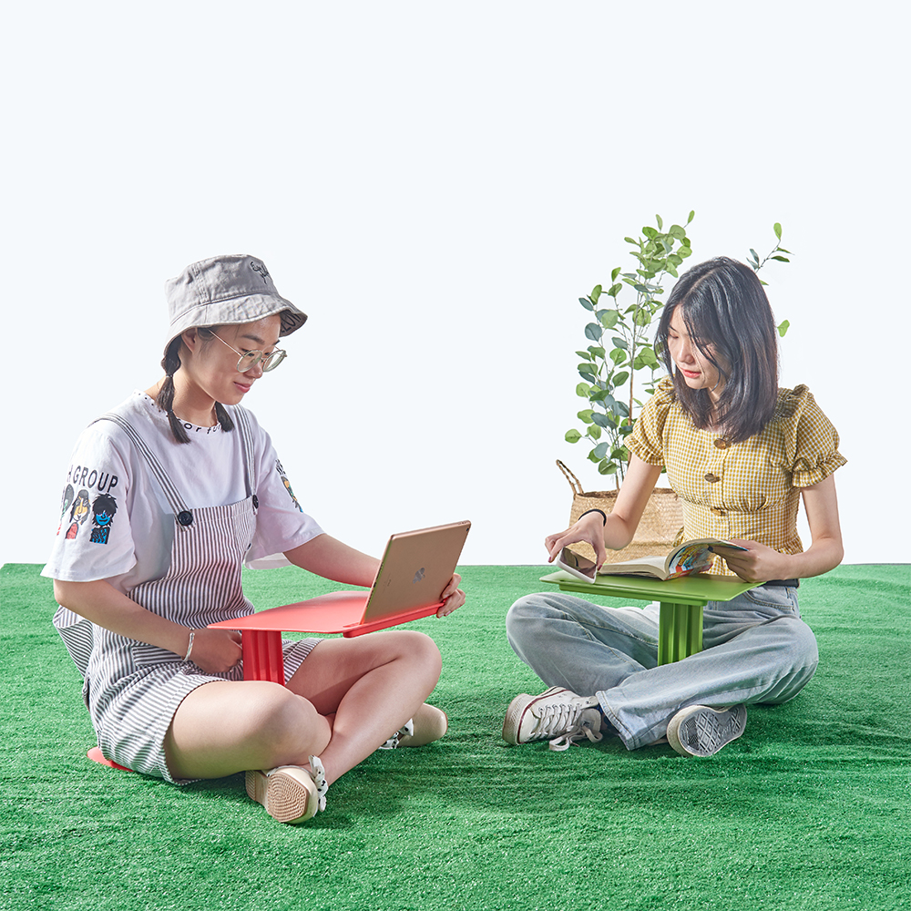 Portable laptop desk