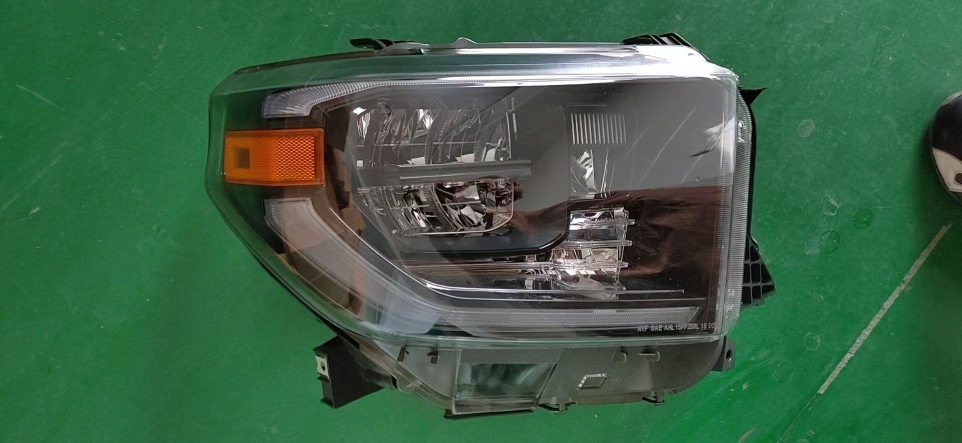 Tundra 2018 Head Lamp