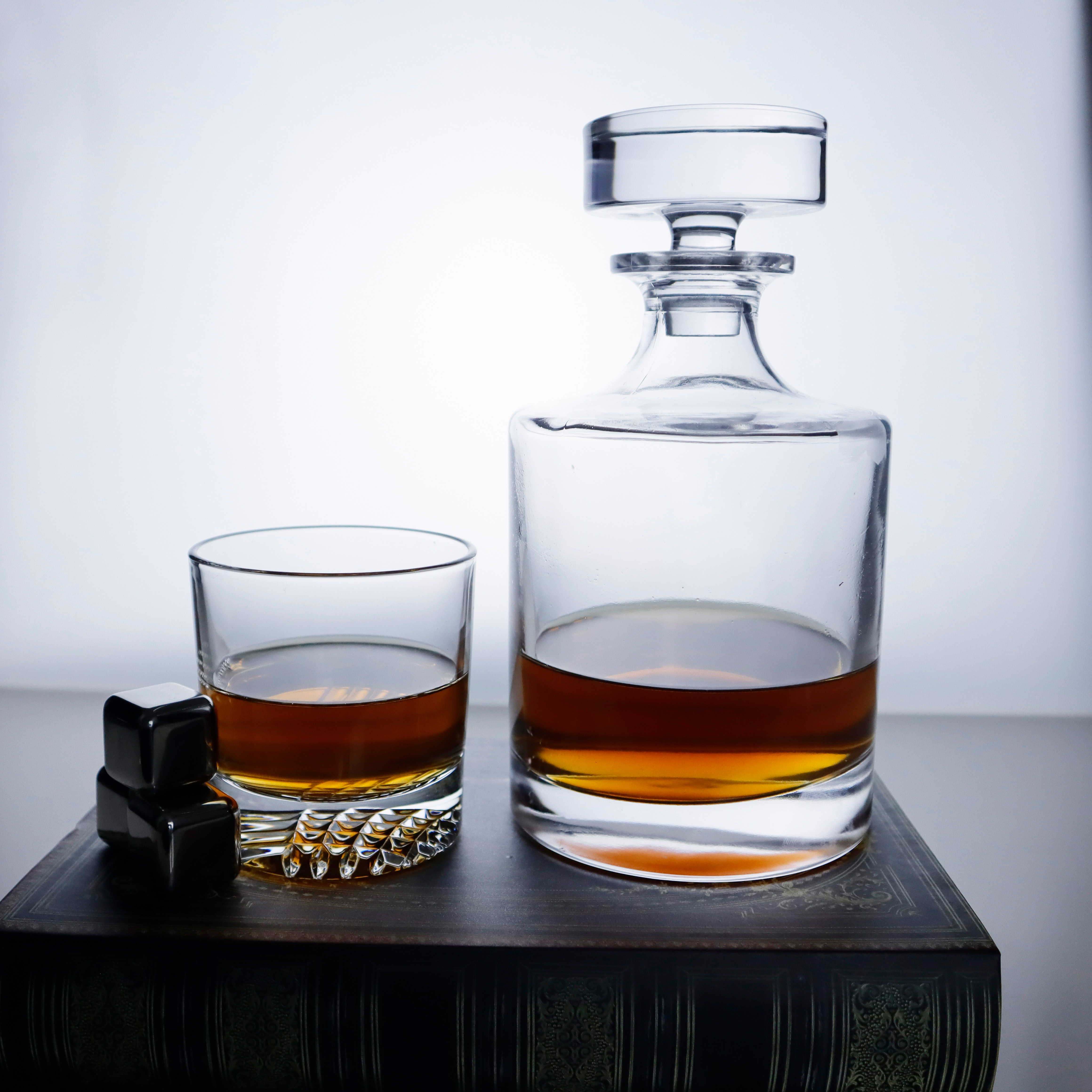 Crystal Glass Whiskey Decanter Whisky Glass Decanter Factory Wholesale Custom
