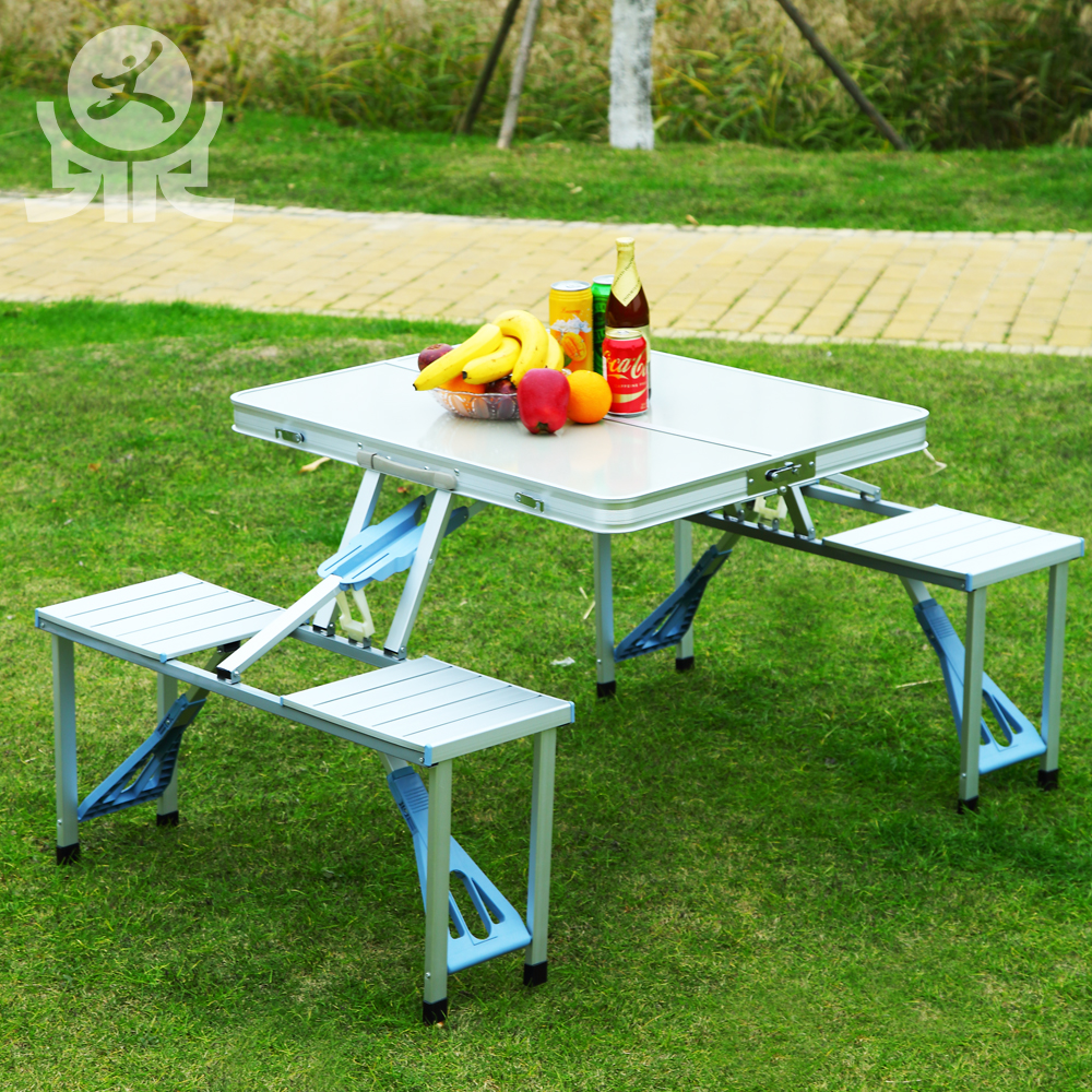 Folding table