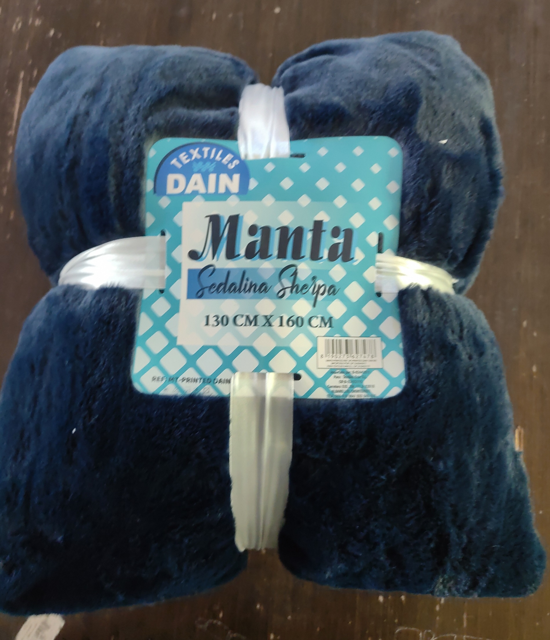 Double size rabbit and sherpa thick and wam blanket