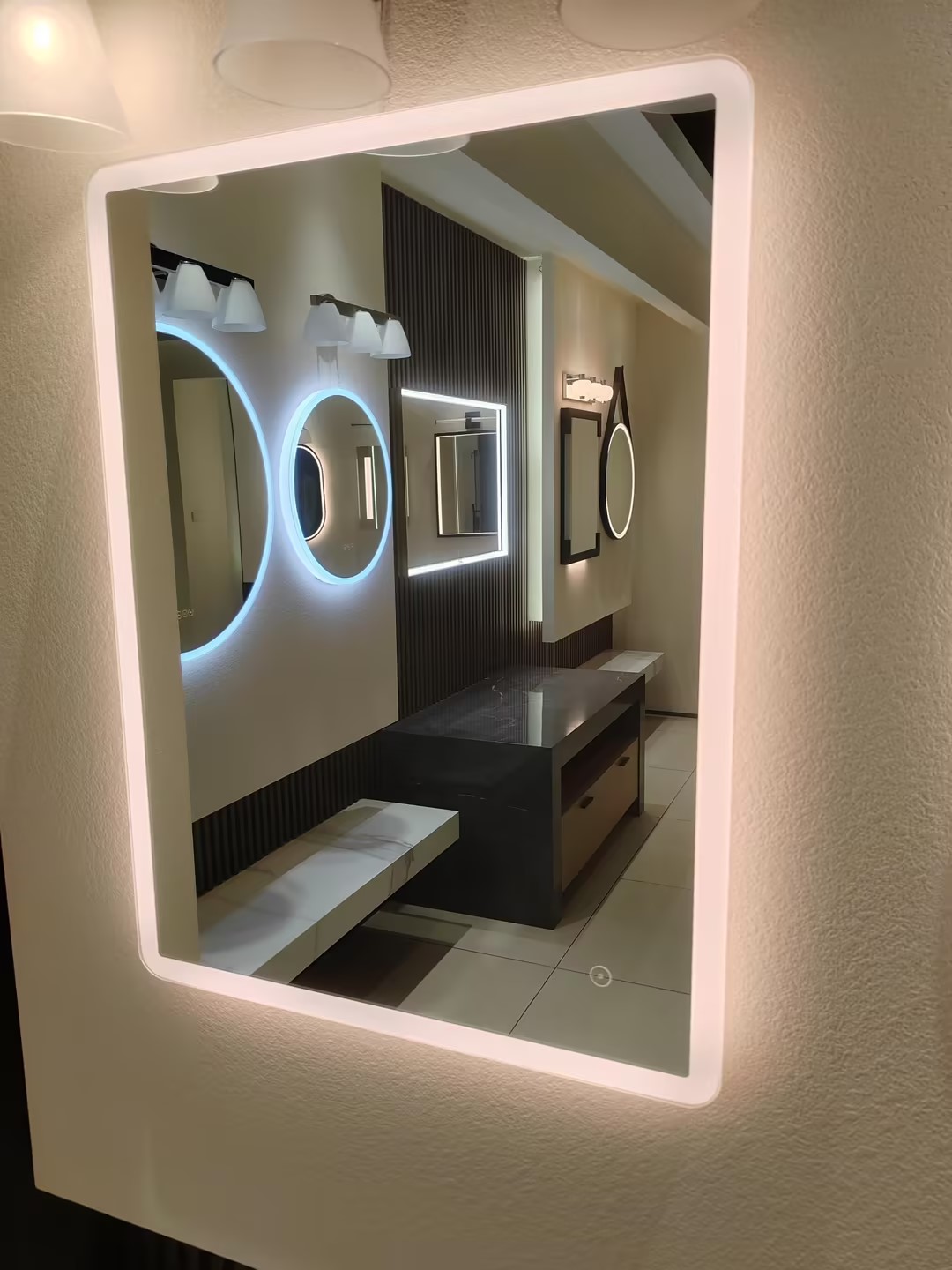 Jinghu Bathroom CE/UL/cUL Certificate Illuminated Backlit Lighted LED Wall Mirror with Anti-Fog Pad