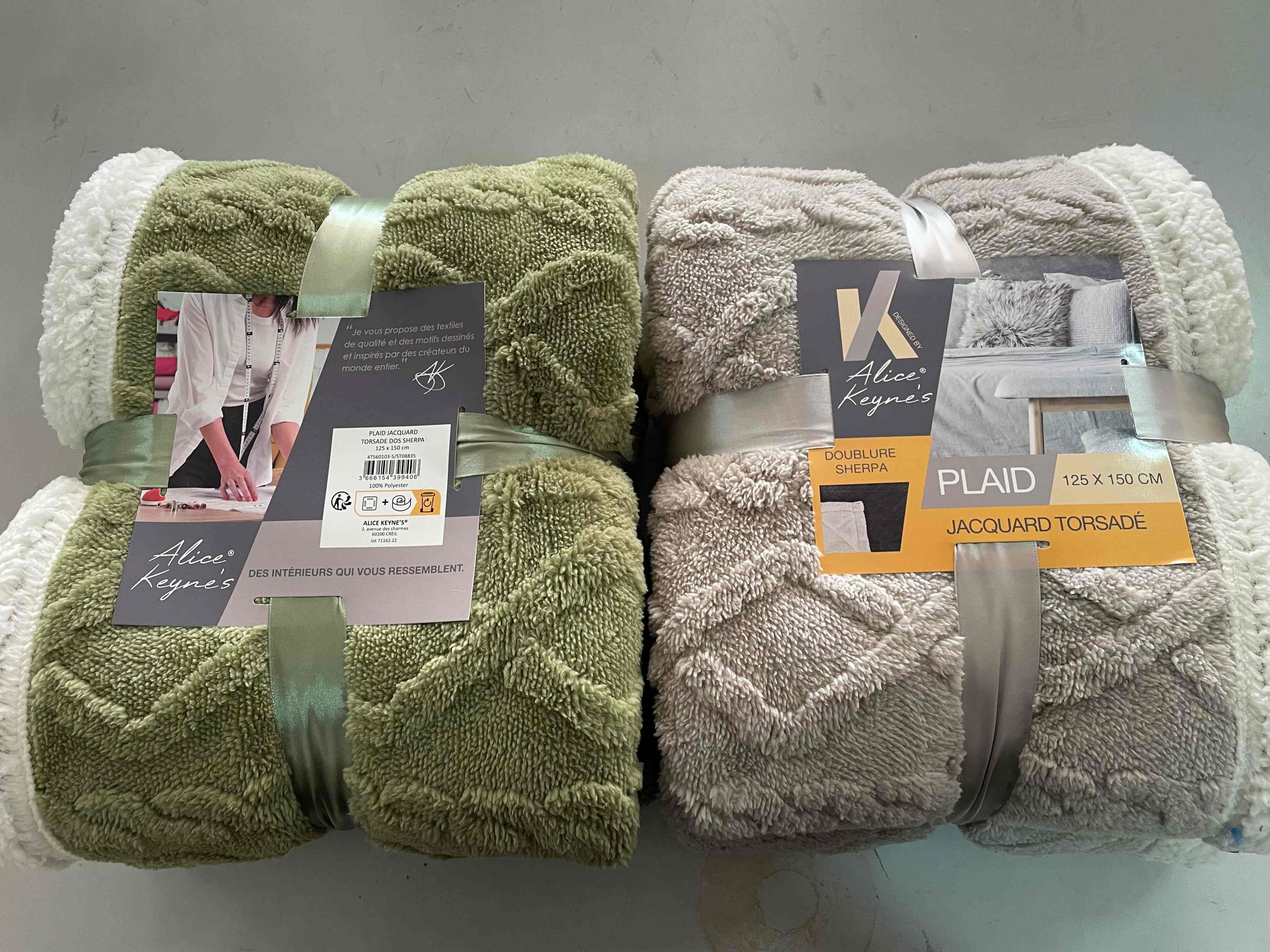 Double layers blanket