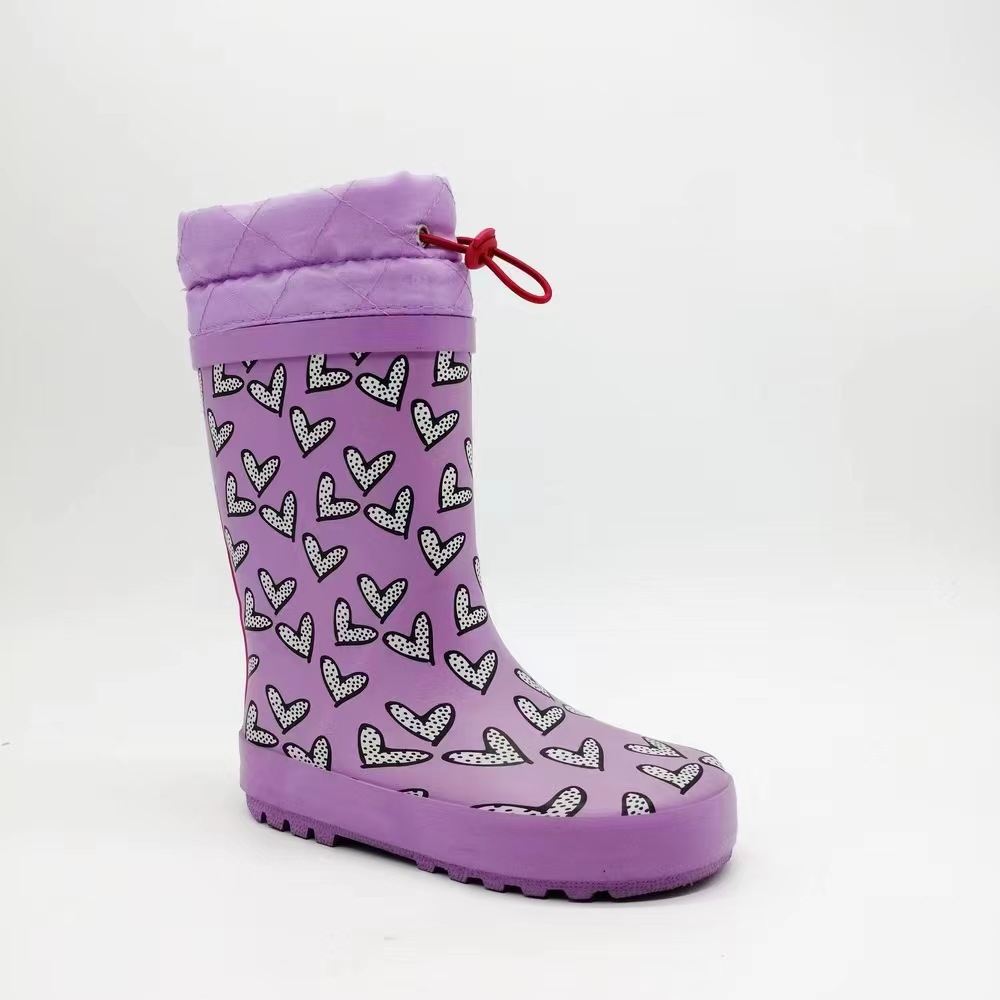 Rainboots， rubber boots