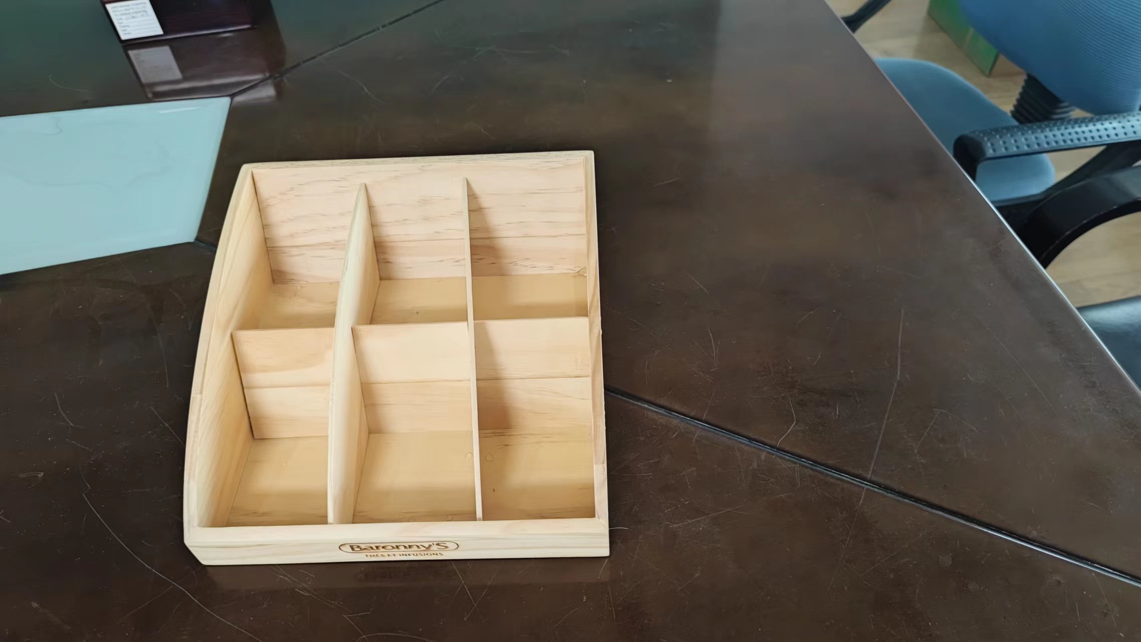 Pine tea box