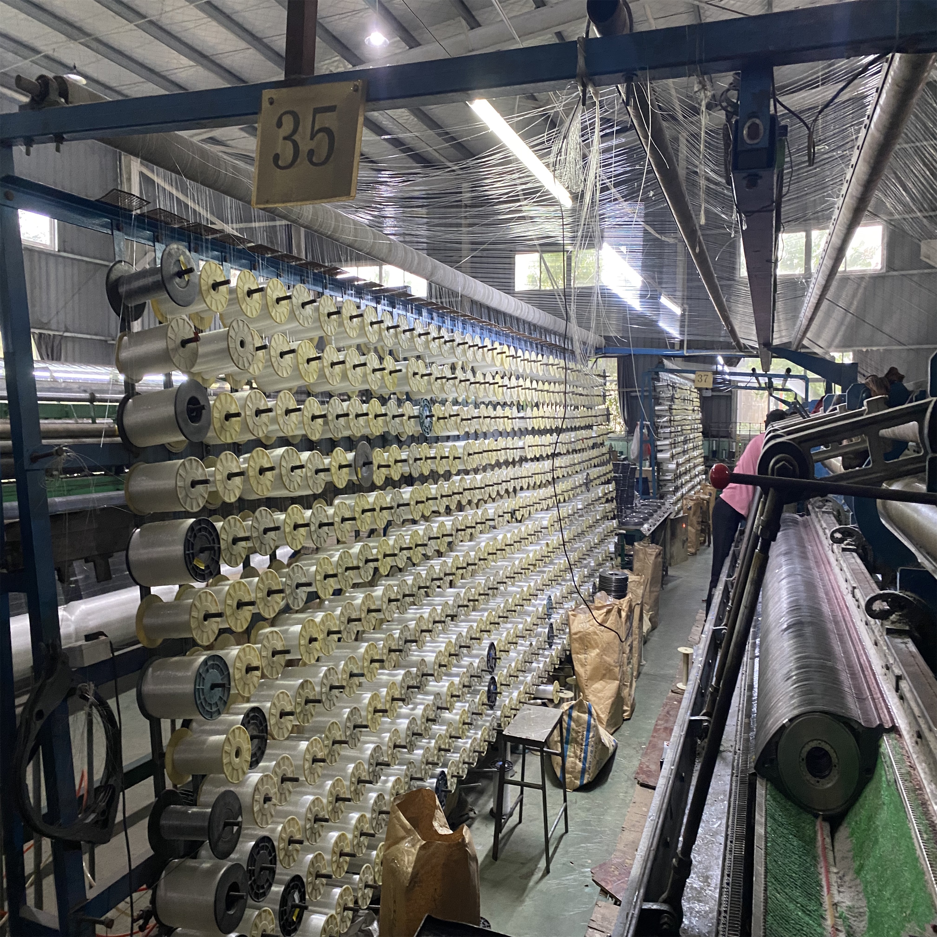 china depth stretching way nylon monifilament net factory nylon fish net fish farming net
