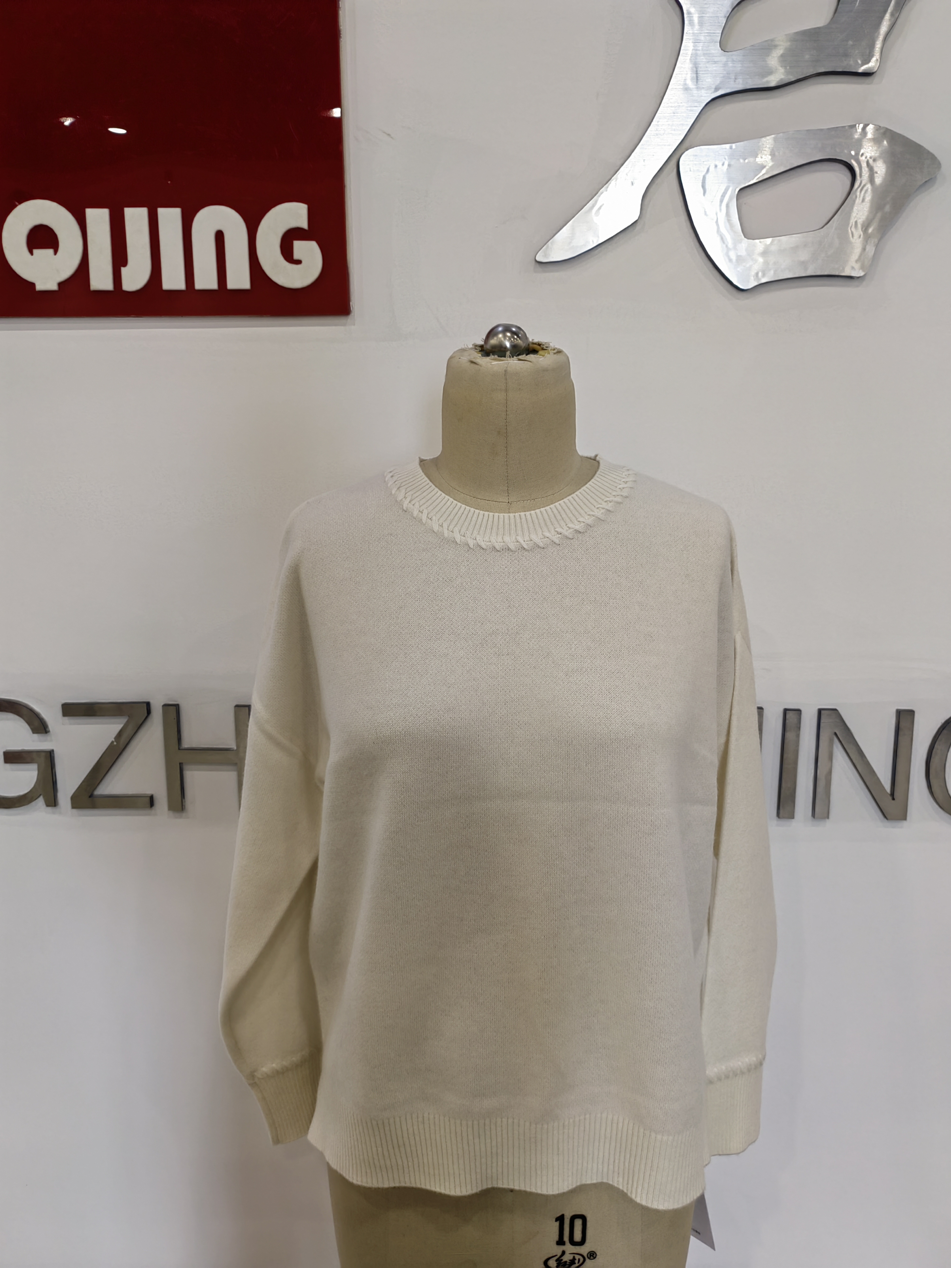 HANGZHOUQIJINGAPPARELCO.,LTD – Men's knitted sweater 3
