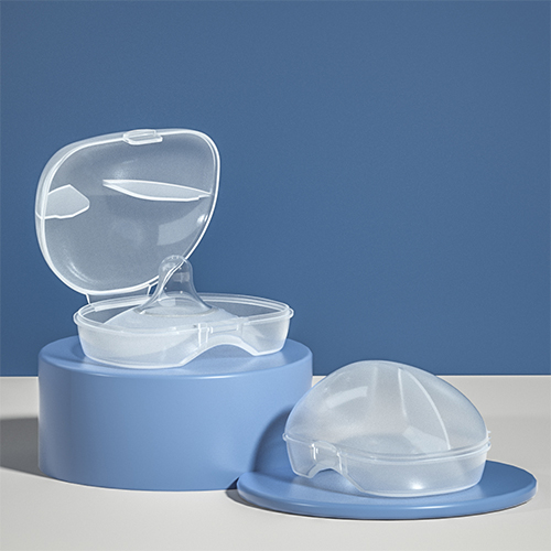 Breast shield