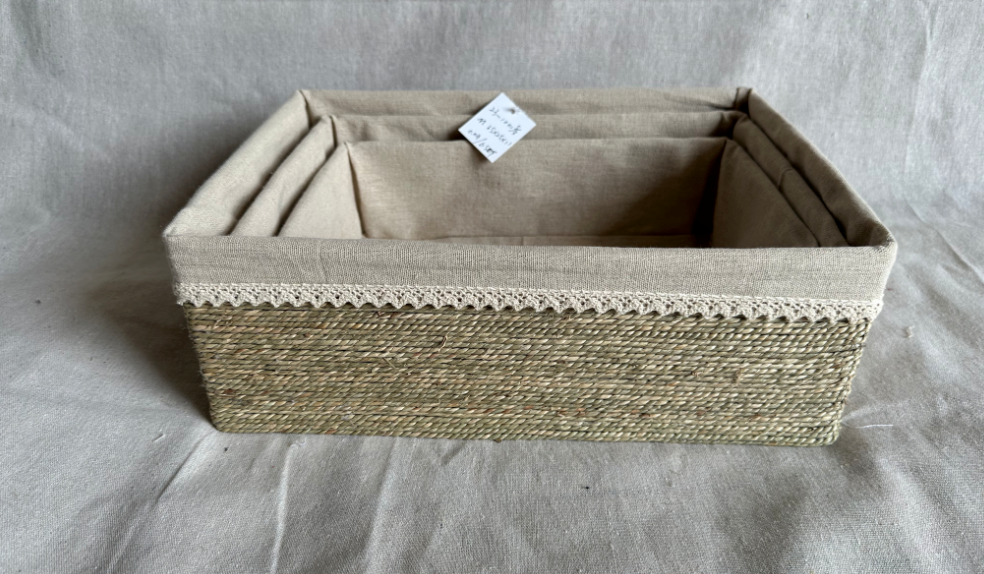Straw woven basket