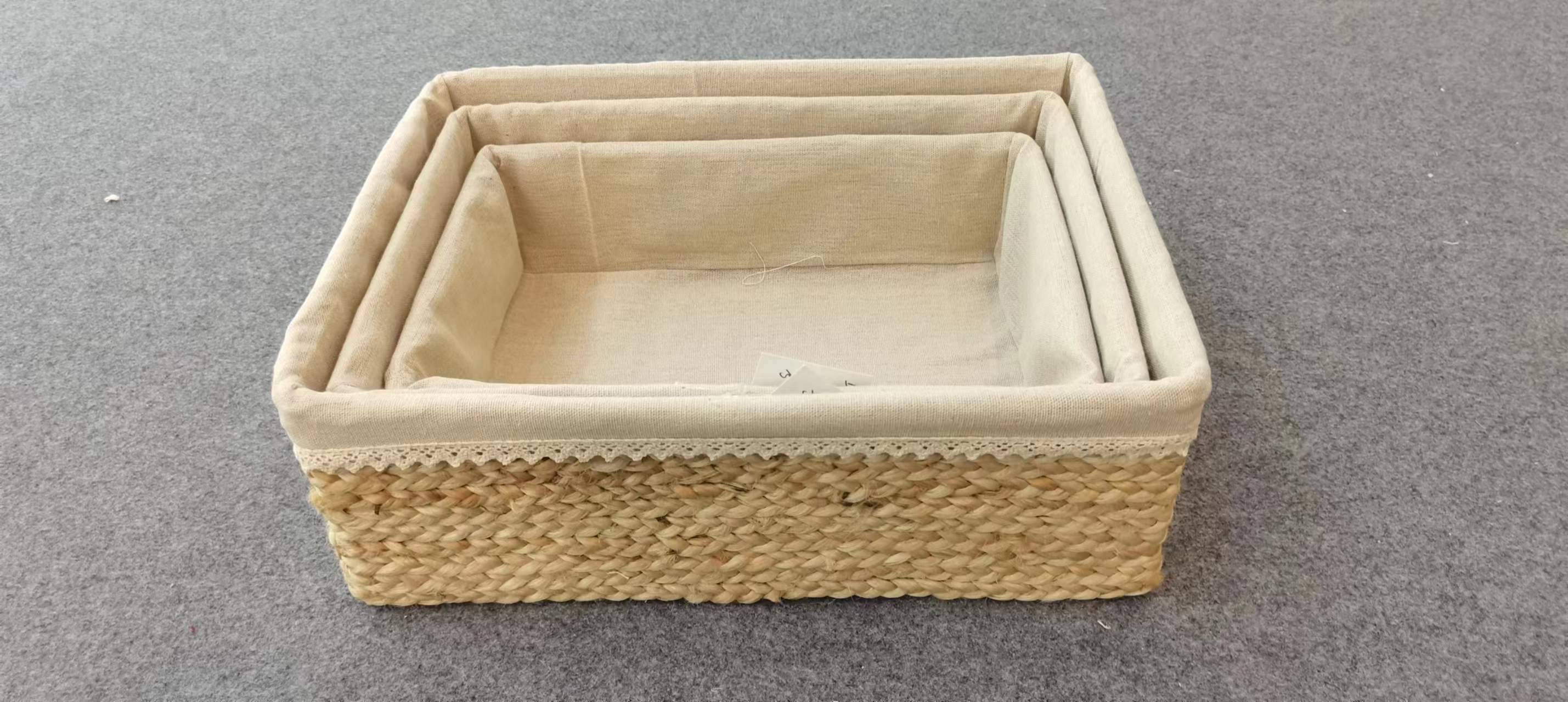 Straw woven basket
