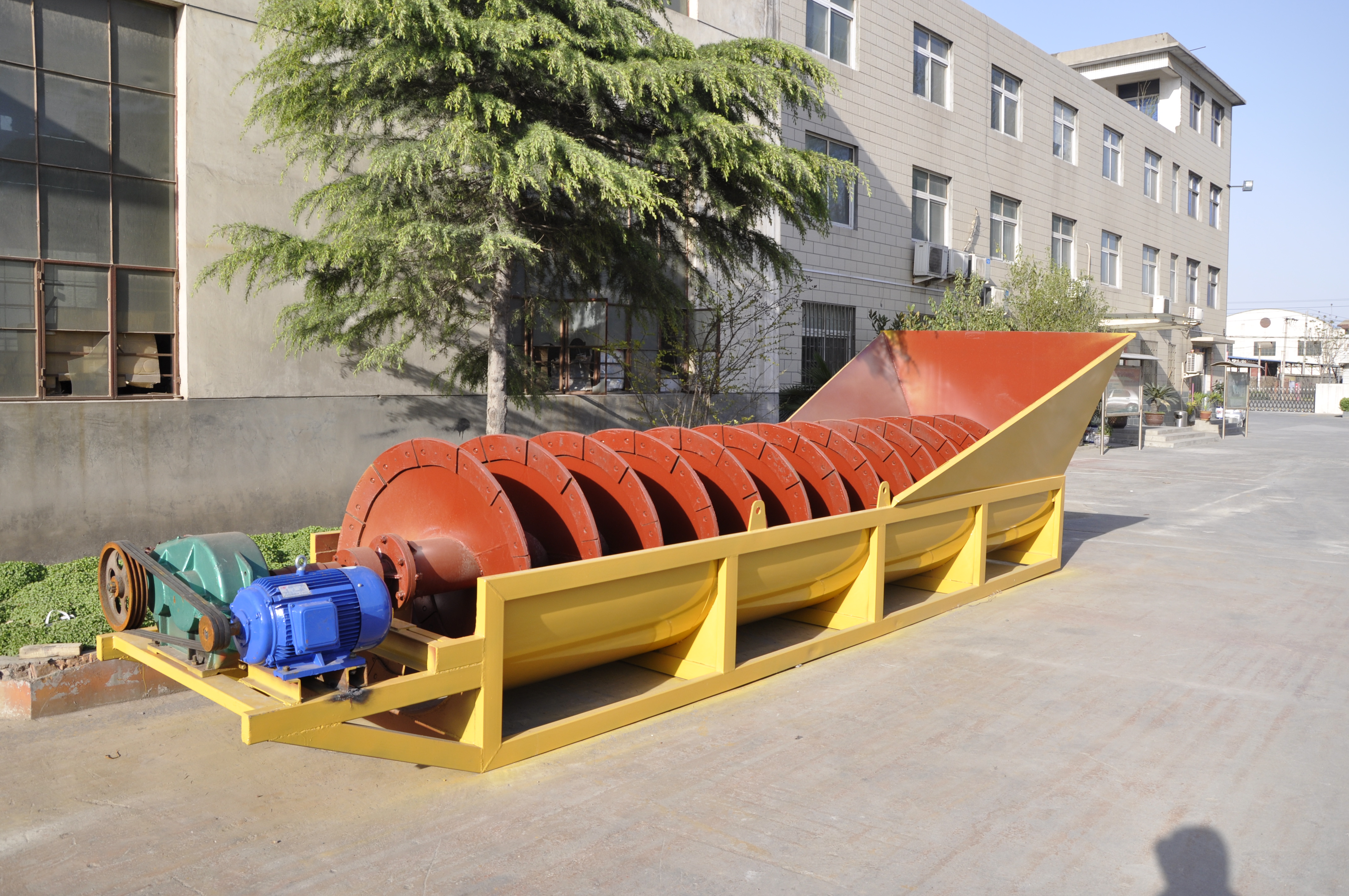 Spiral sand washer