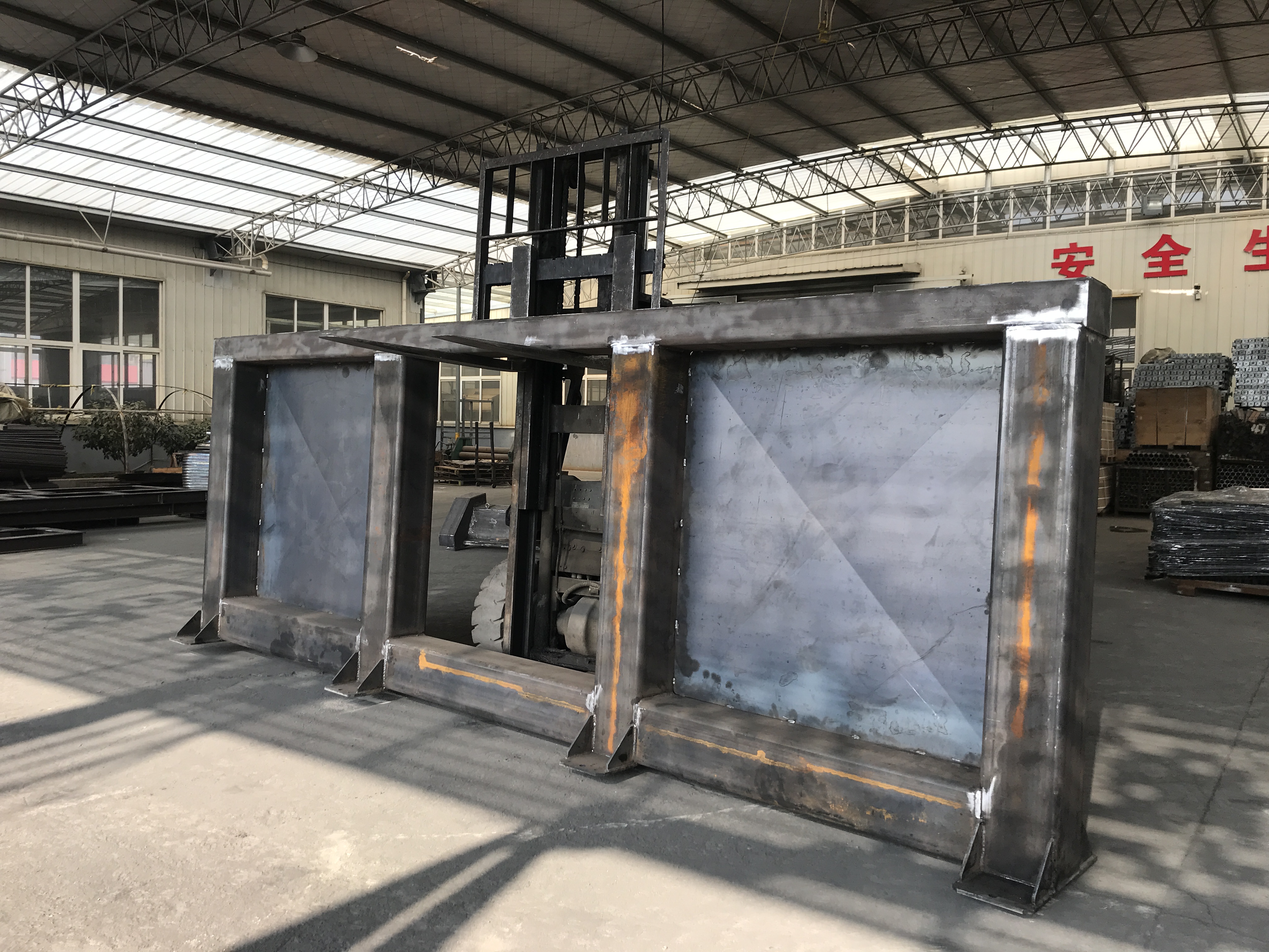 QINGDAO TOUCH RICH IMP&EXP CO., LTD. – molde de inyección 1
