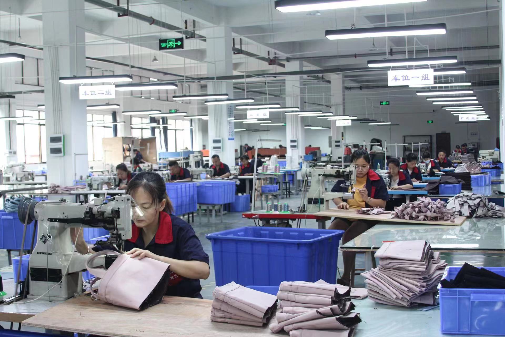 Sichuan Startat Leather Products Co., Ltd. – school bag 2