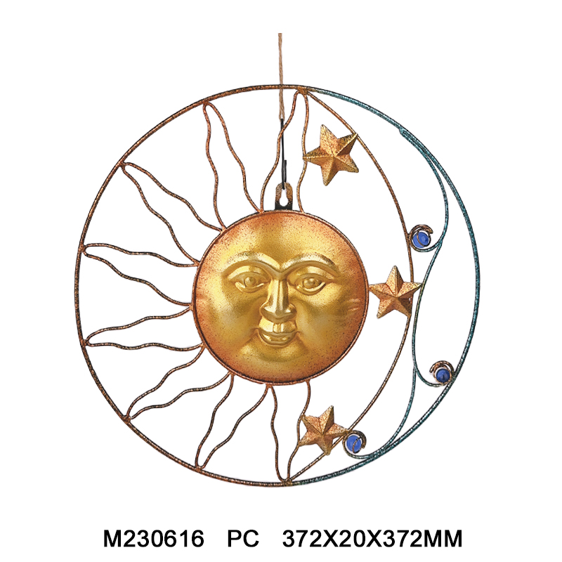 Metal wallplaque
