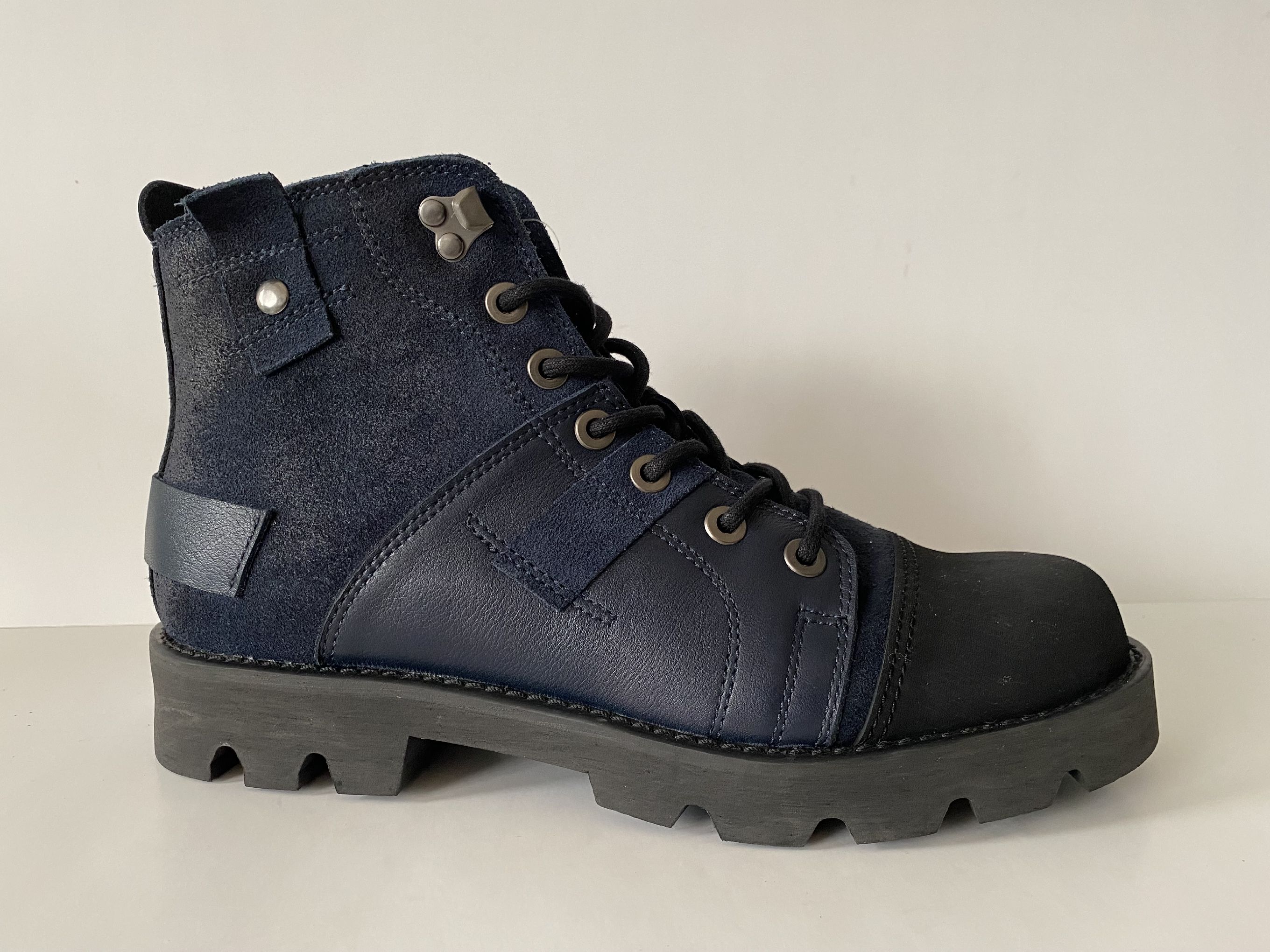 Man shoes，genuine leather shoes，boots，leather shoes，work shoes，work boots