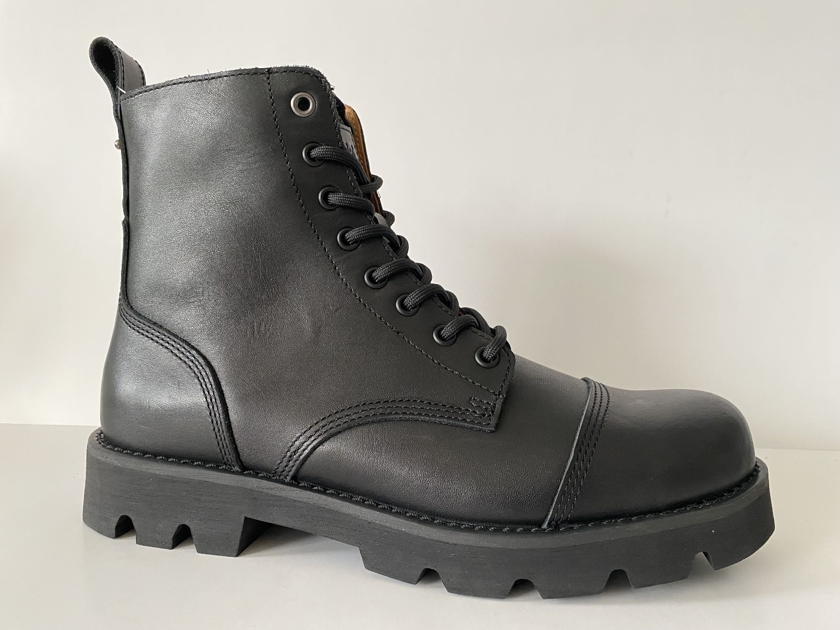 Shoes，man shoes，genuine leather shoes，boots，leather shoes，work shoes，work boots