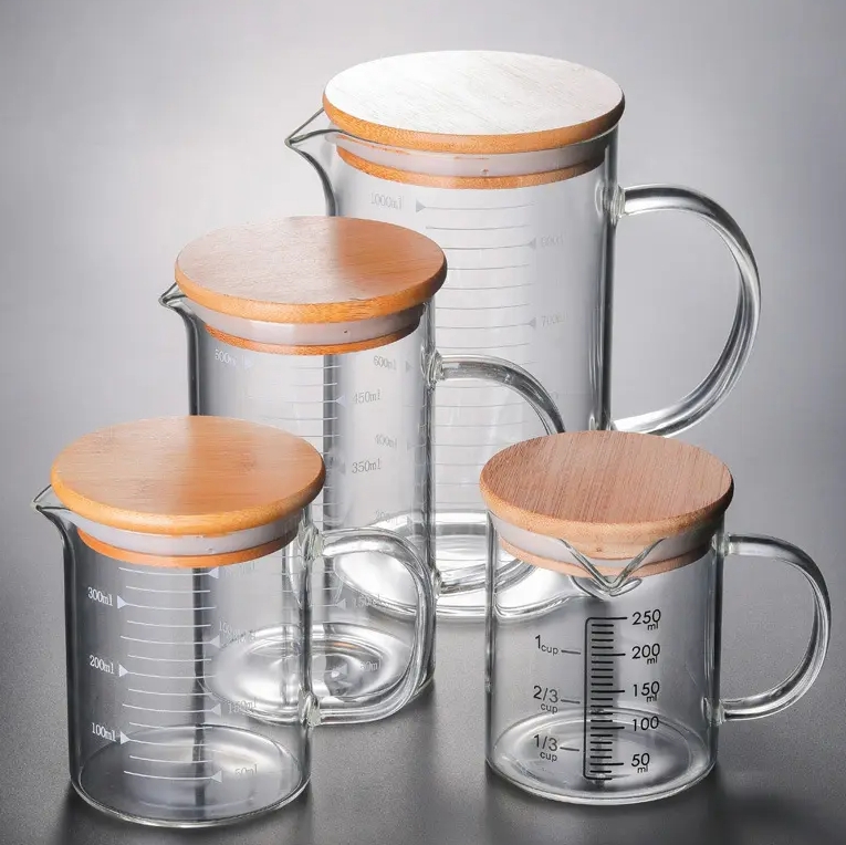High borosilicate glass measuring cup with bamboo lid