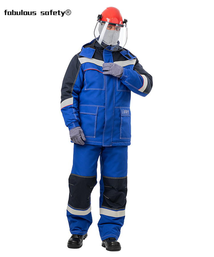 Insulated Anti Static Flame Resistant Work Clothing For Protection Against Petrochemicals