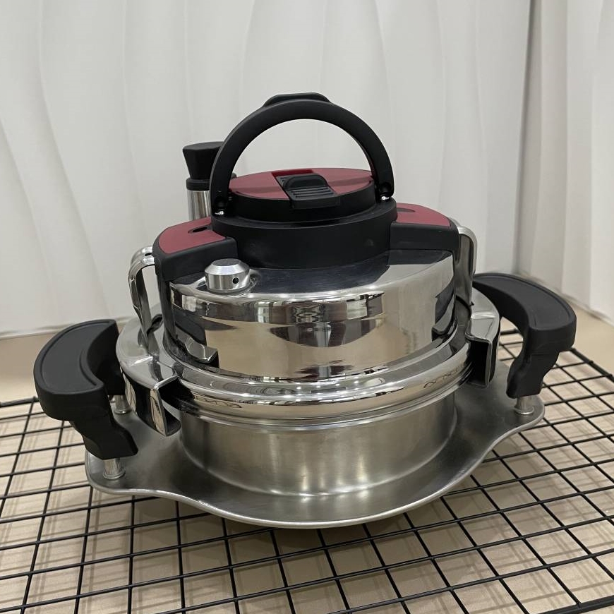 Stainless steel pressure cooker