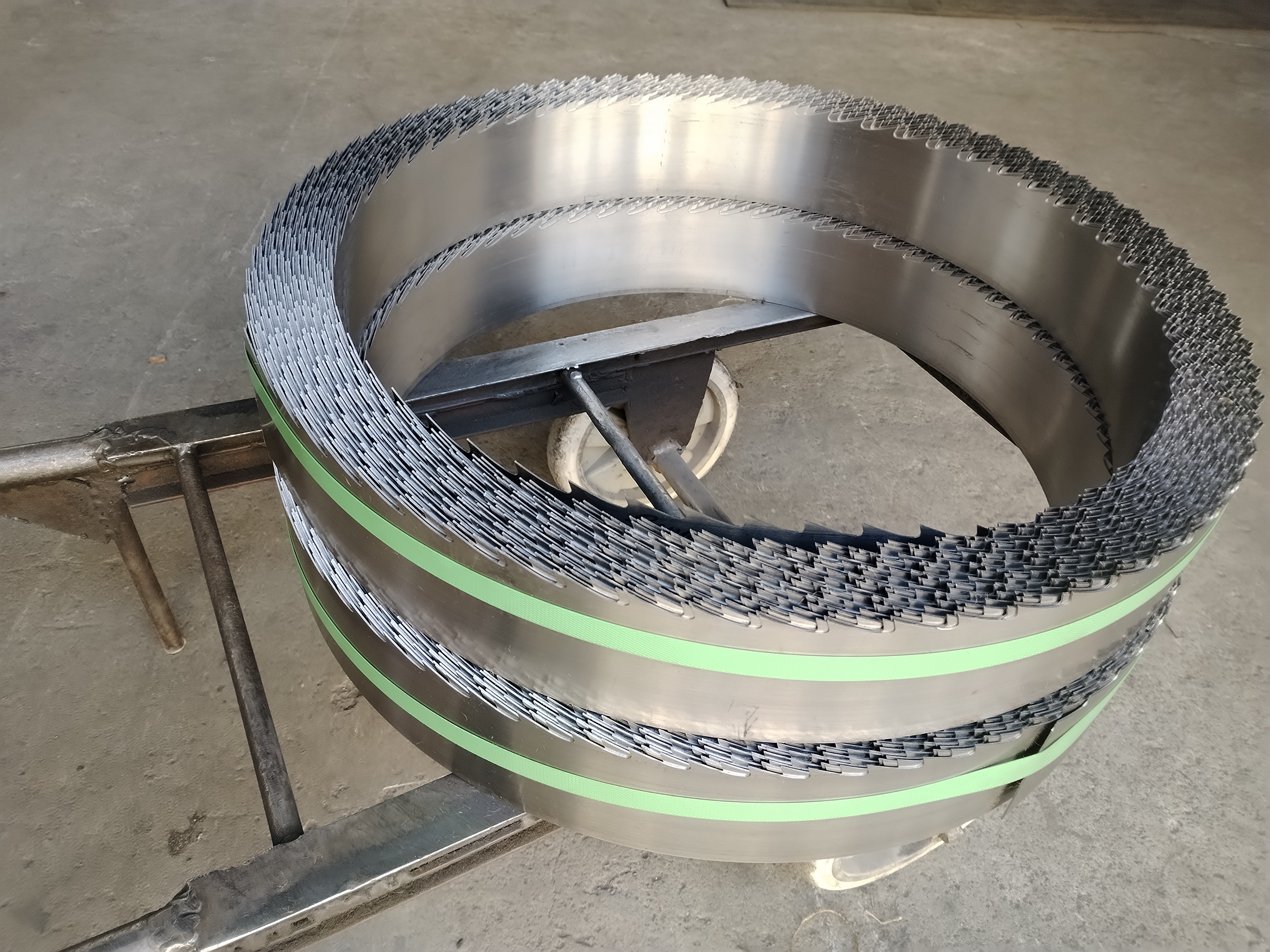 Woodworking bandsaw blade