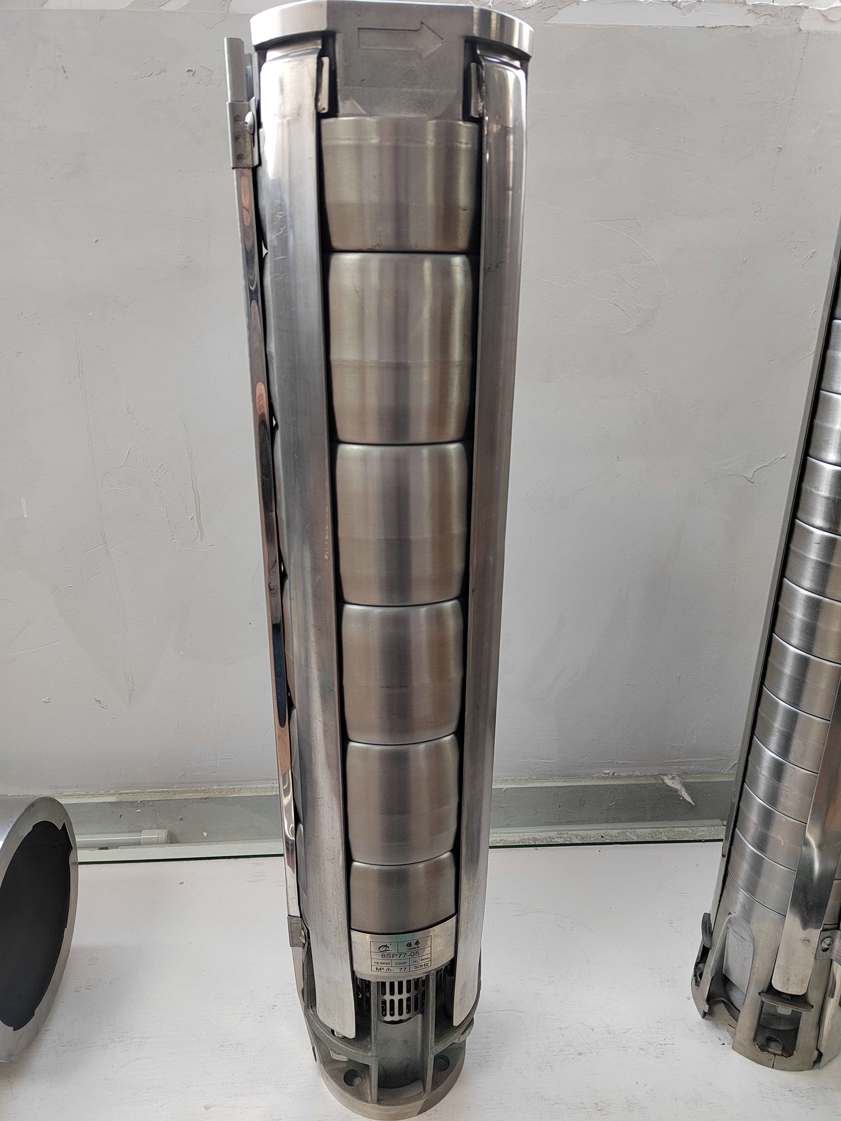 Stainless steel submersible pumps