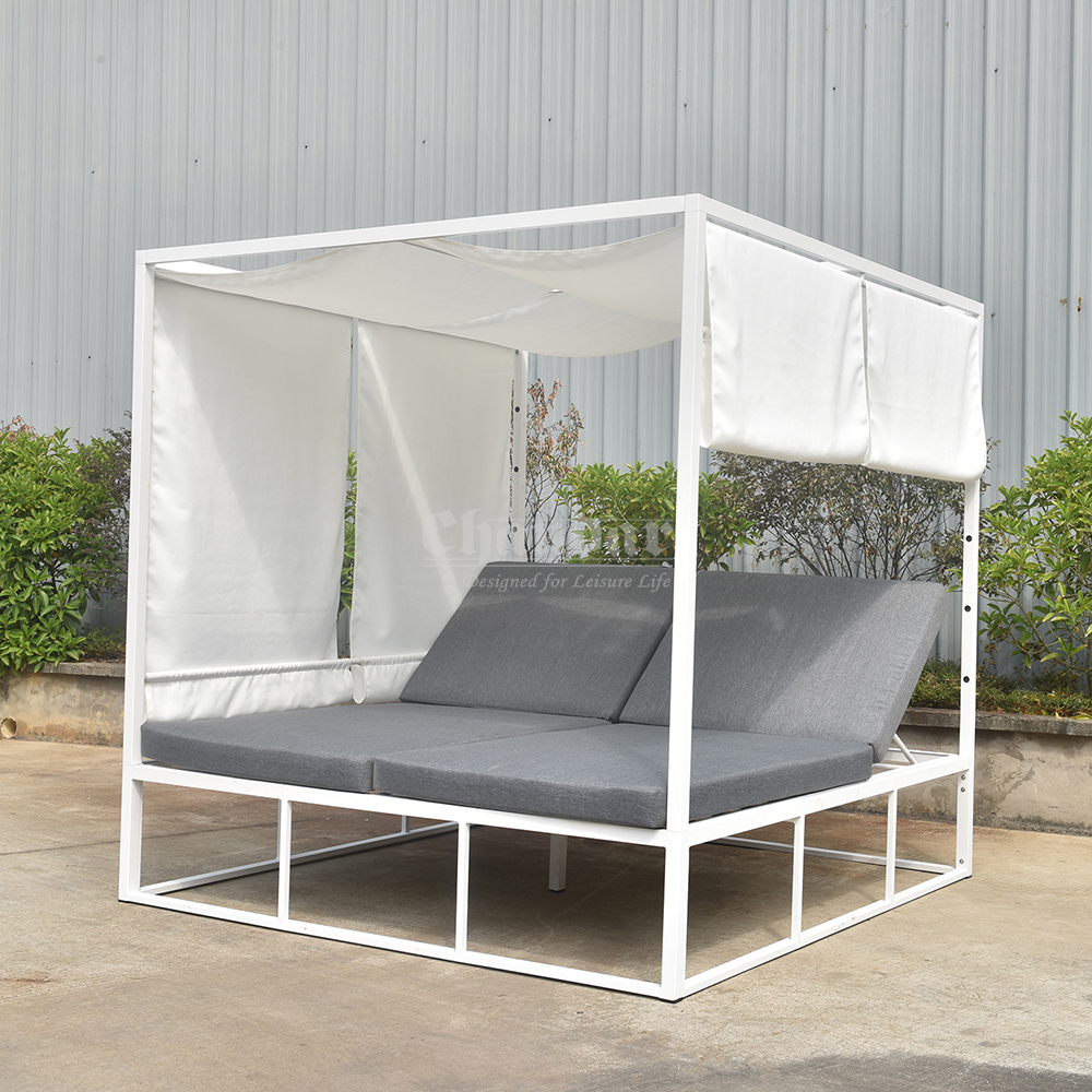 outdoor sun lounge
