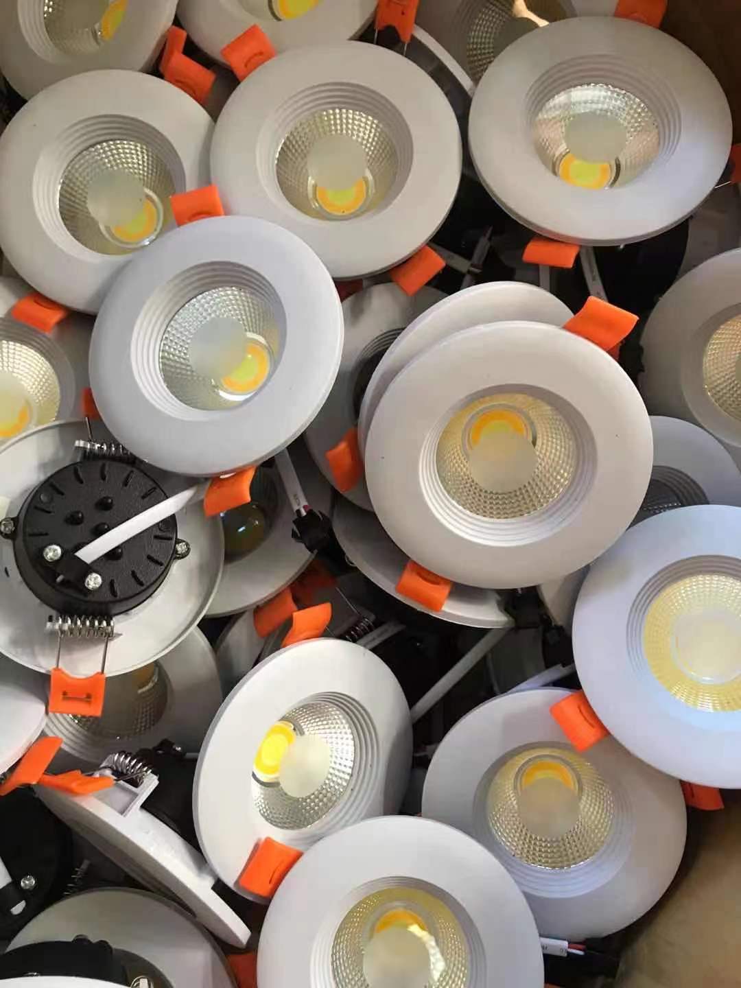 ZHONGSHAN GEYA LIGHTING COMPANY LIMITED – bombilla led 1
