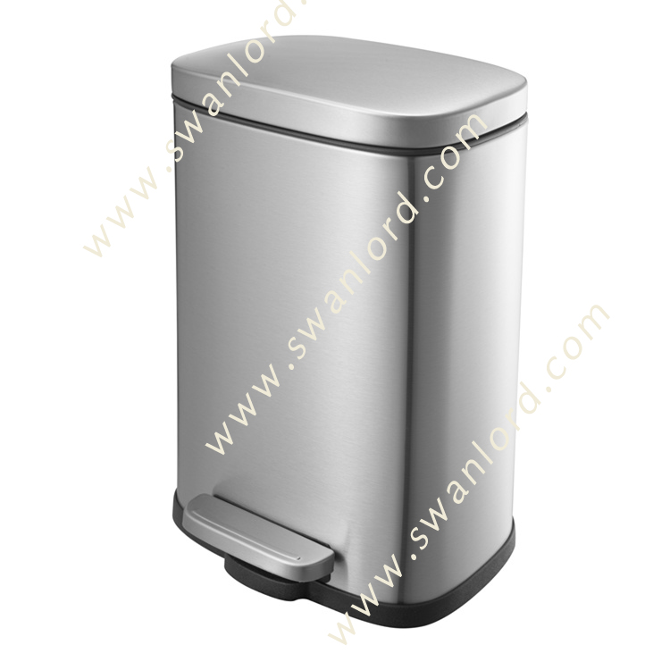 Metal step trash can