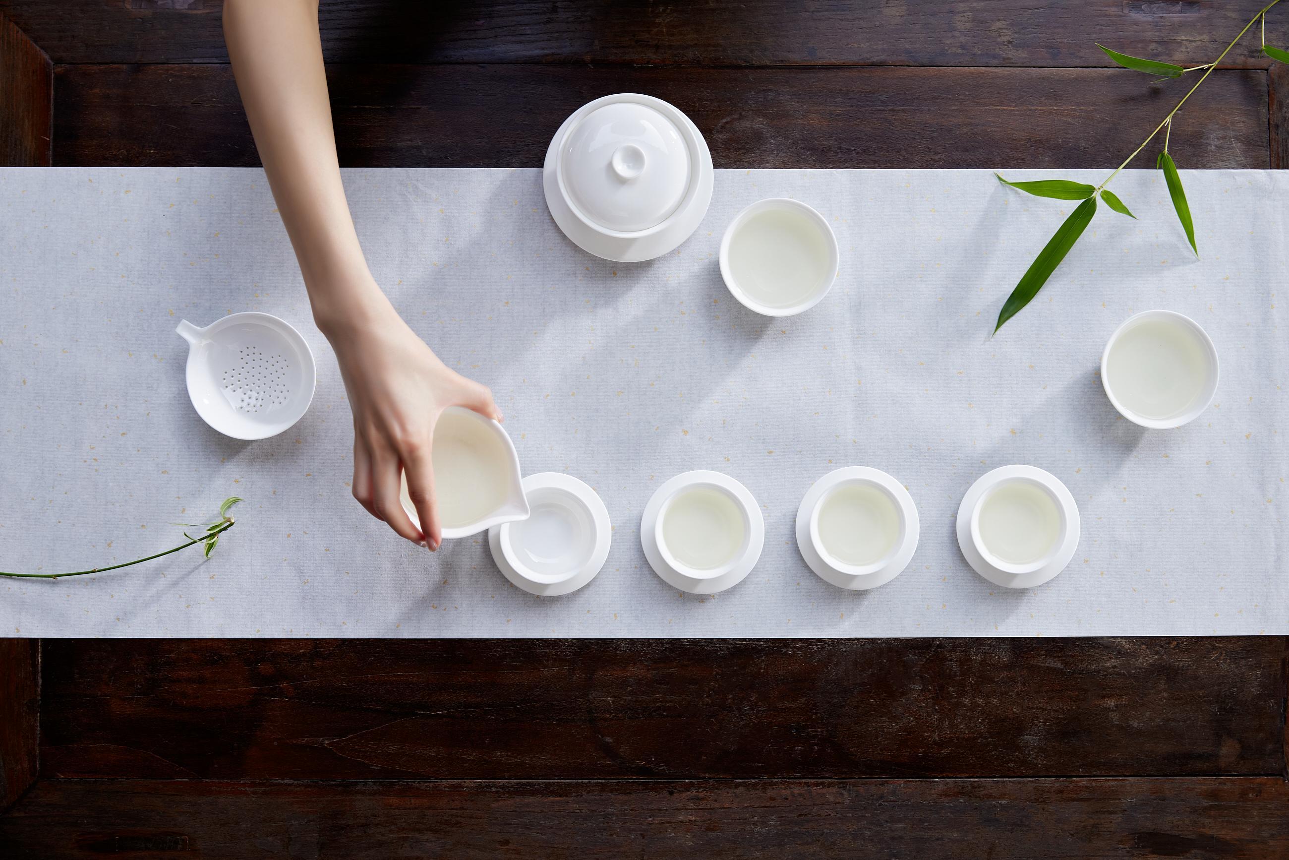 Zhuhai Guan Porcelain Culture Industry Co. , Ltd. – ceramic art derivatives 4