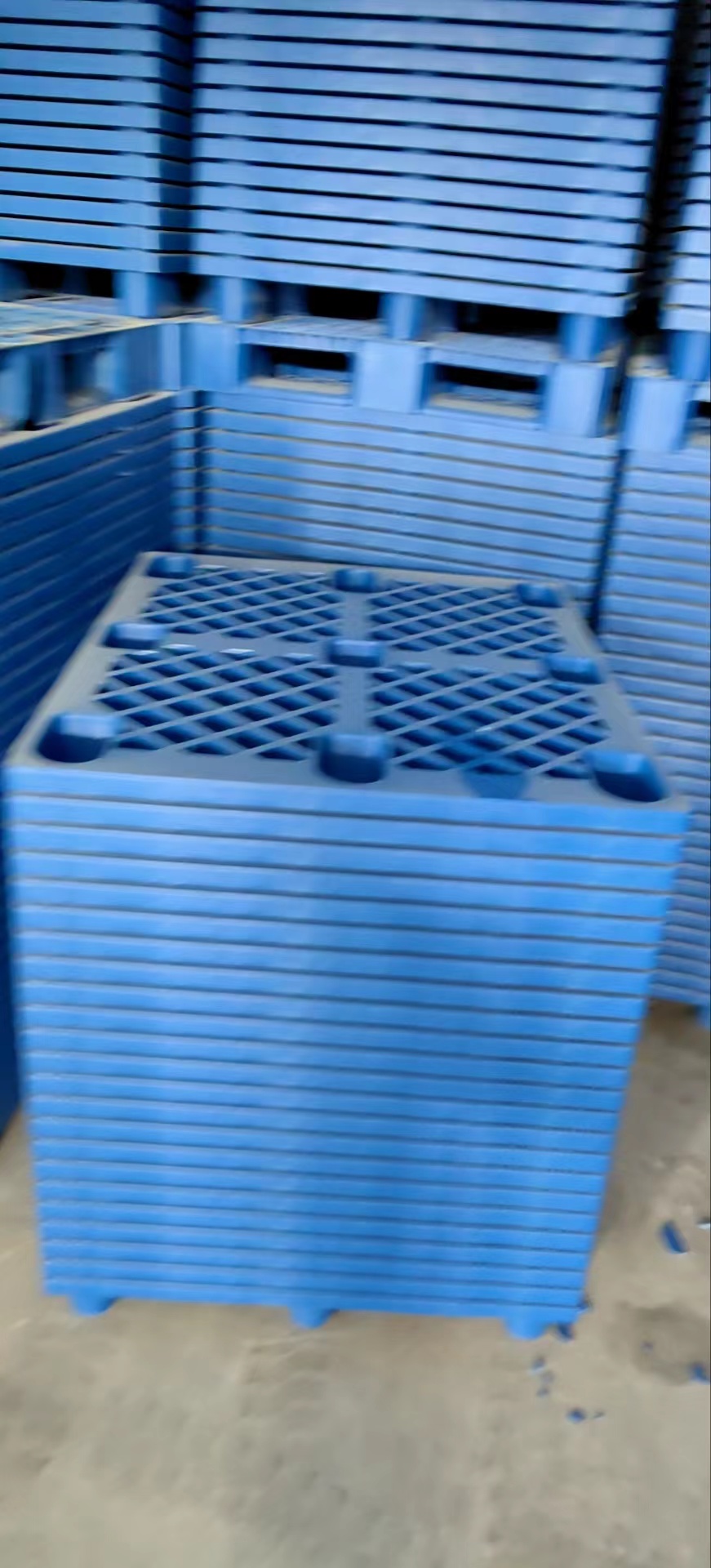 Plastic tray