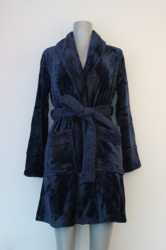 Ladies knitted robe