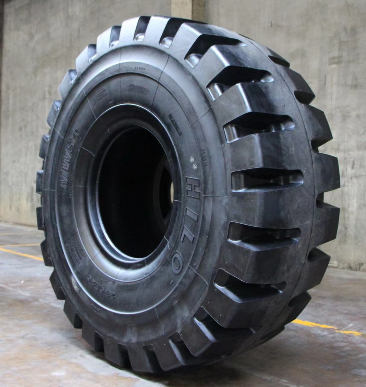 Superhama Transmate off-The-Road Tyre E3/L3/L5 17.5-25 20.5-25 23.5-25 26.5-25 29.5-25 OTR Tyre