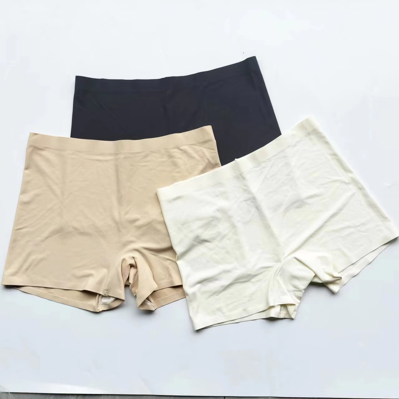 Ice Silk bonded Underwear Women Seamless solid color box Panty